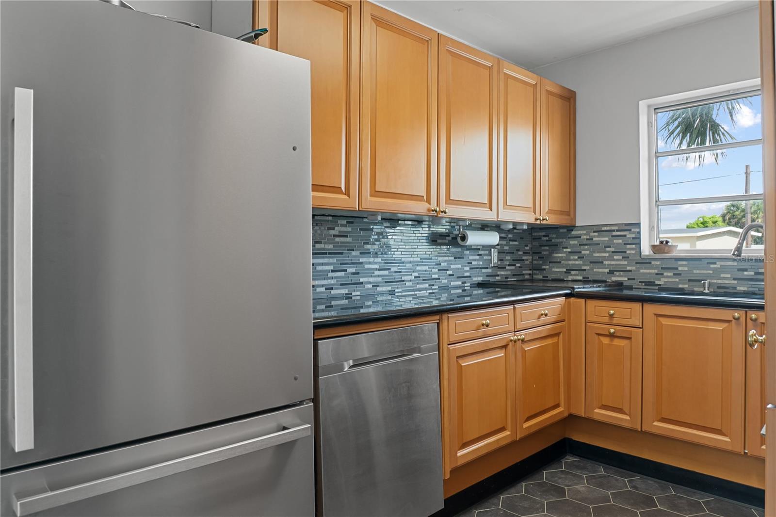 Image 15 of 37 For 22370 Catherine Avenue