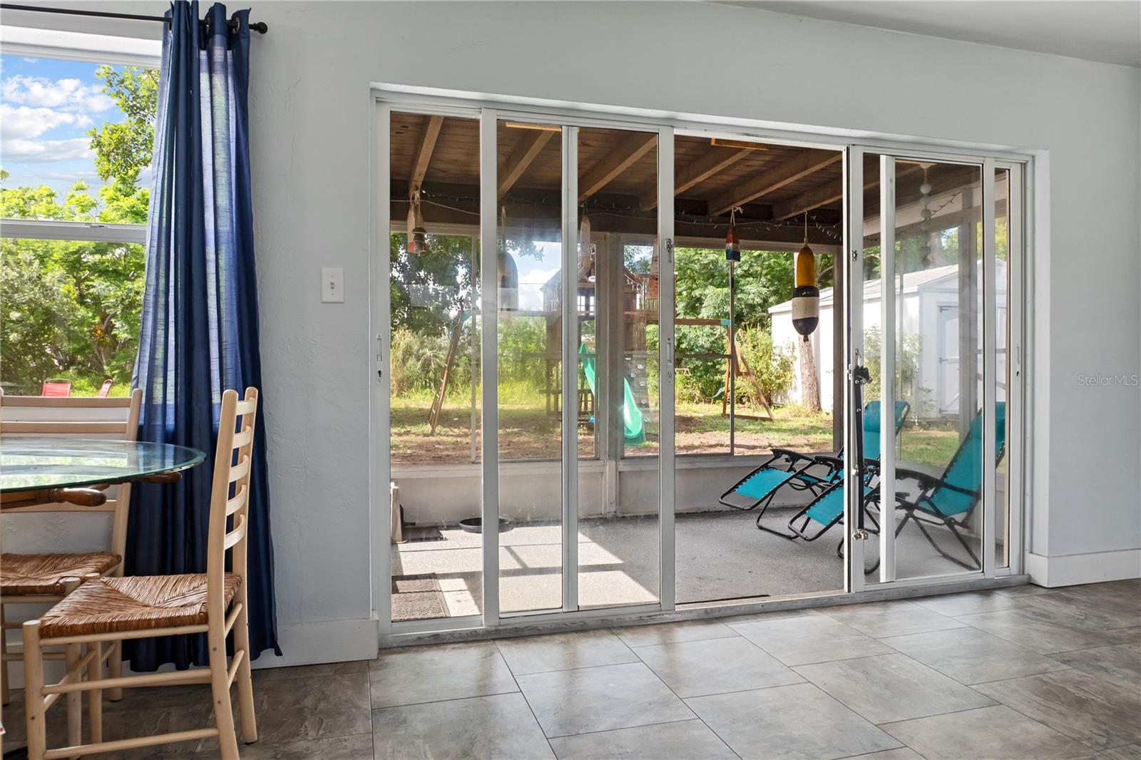 Image 16 of 37 For 22370 Catherine Avenue