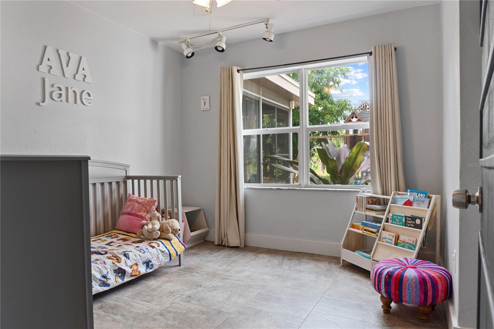 Image 21 of 37 For 22370 Catherine Avenue