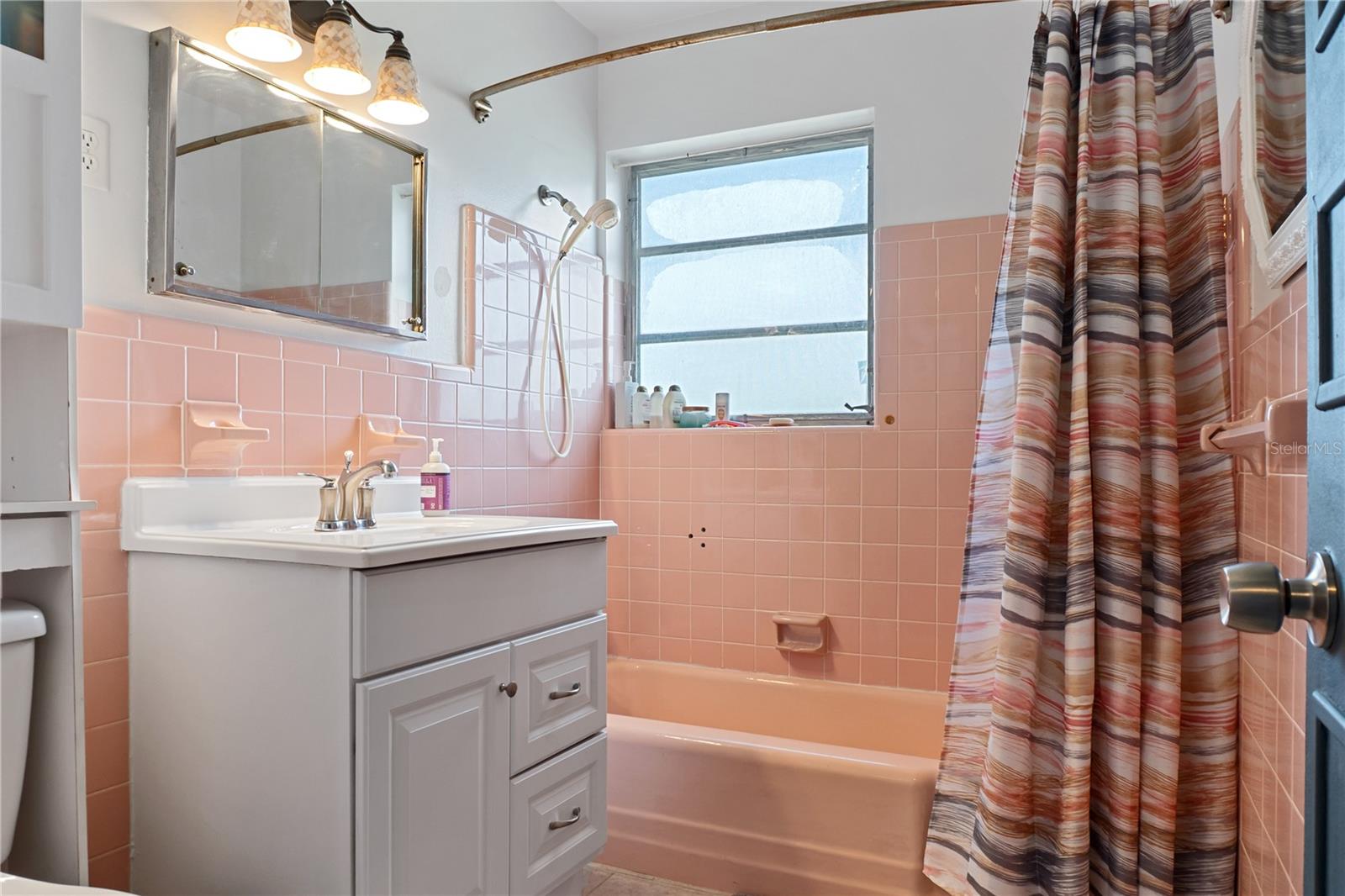 Image 22 of 37 For 22370 Catherine Avenue