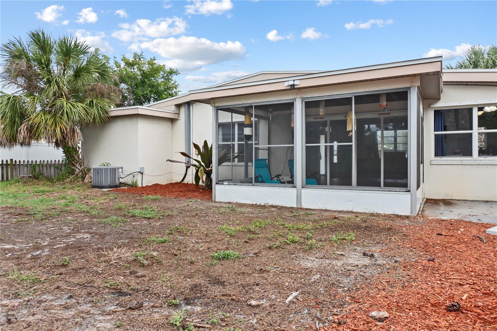 Image 24 of 37 For 22370 Catherine Avenue