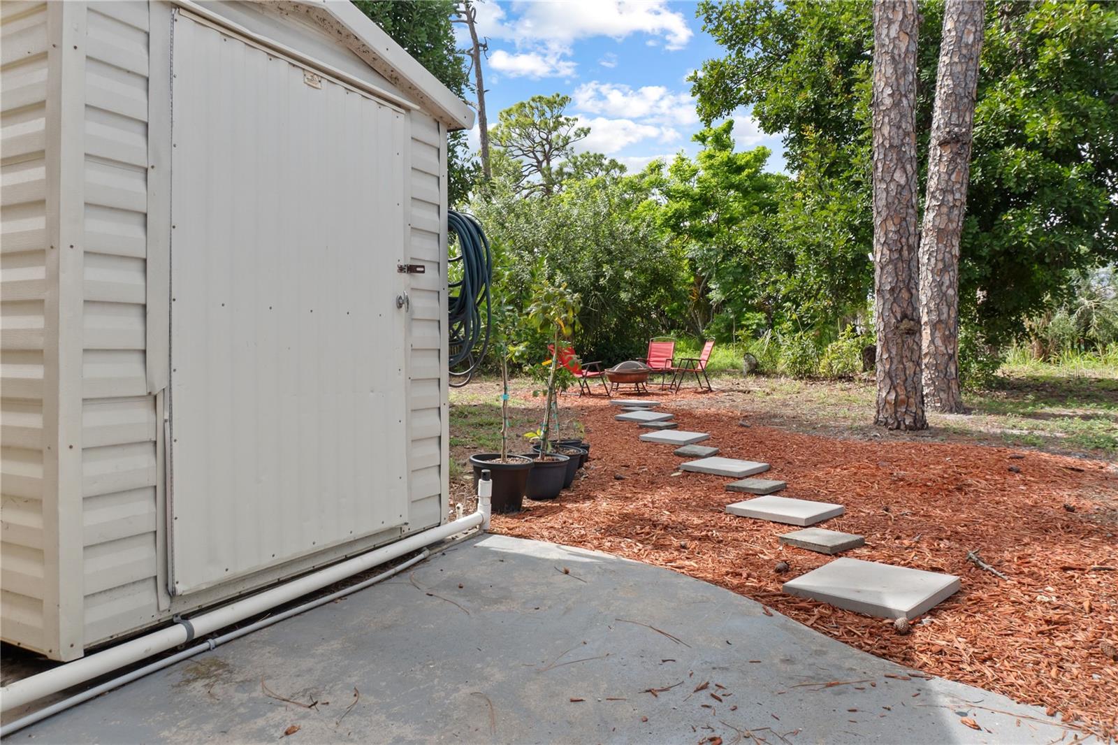 Image 25 of 37 For 22370 Catherine Avenue