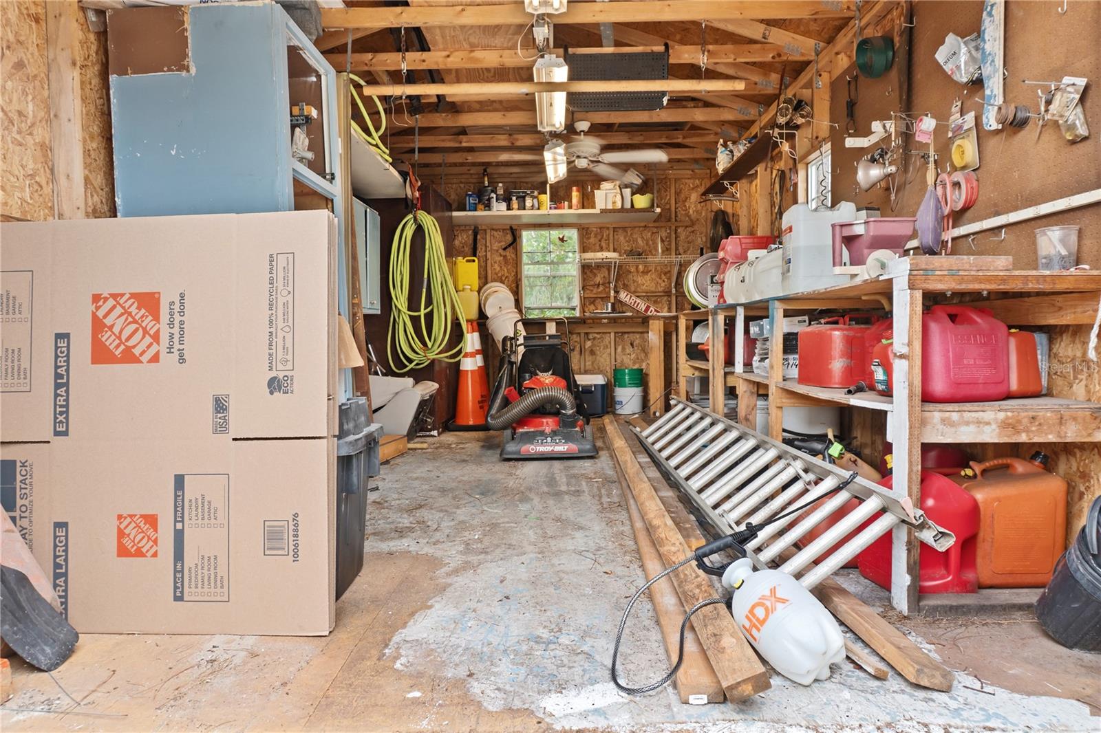 Image 29 of 37 For 22370 Catherine Avenue