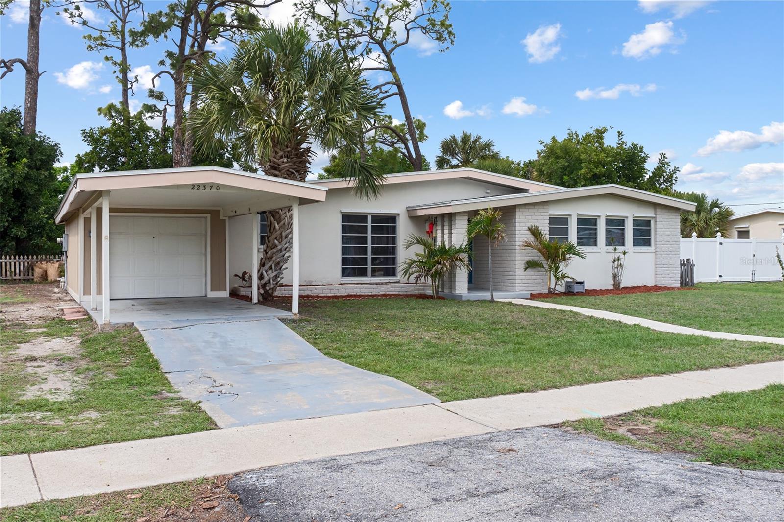 Image 5 of 37 For 22370 Catherine Avenue