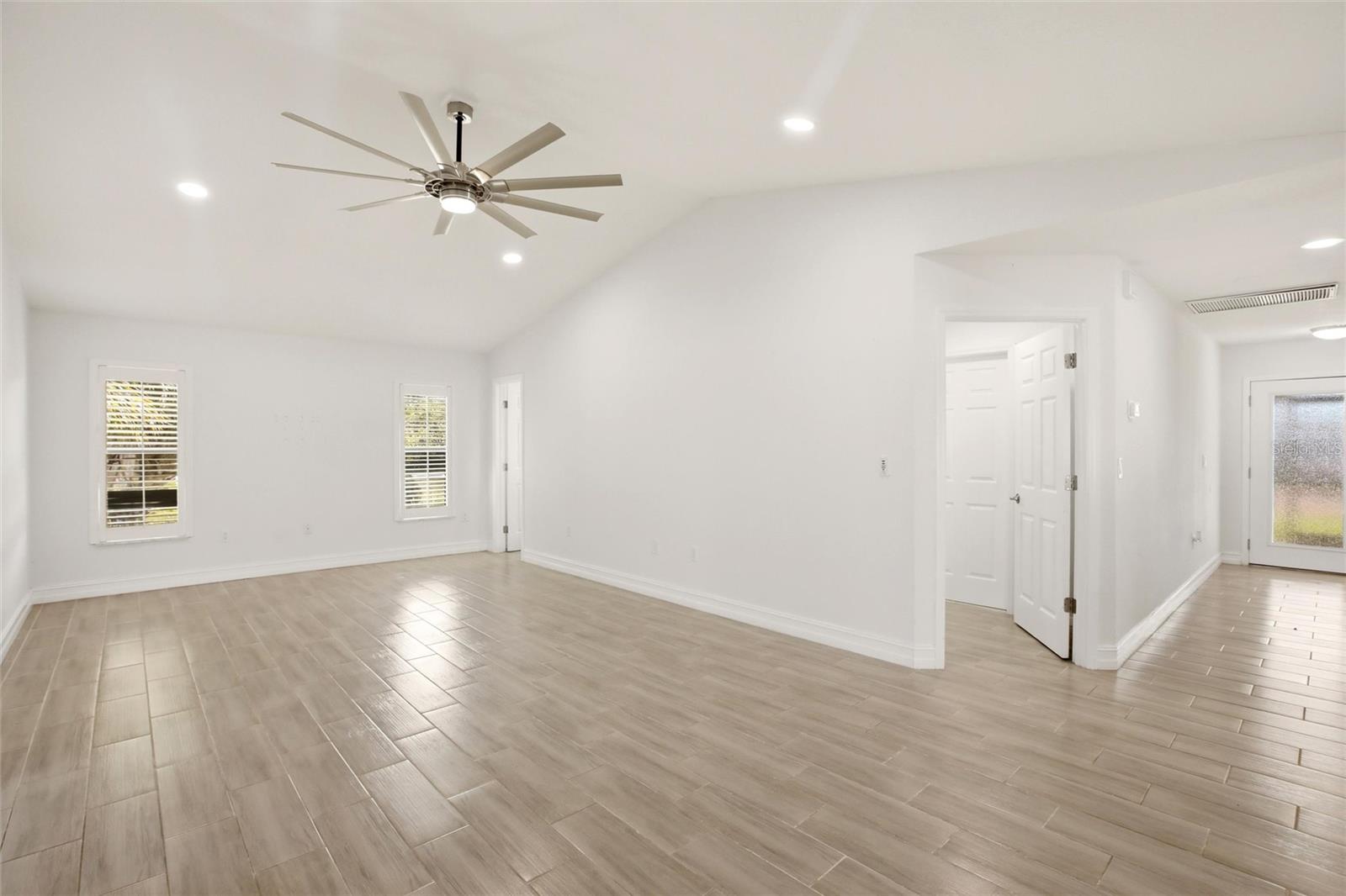 Image 10 of 39 For 176 Waterway Drive Nw