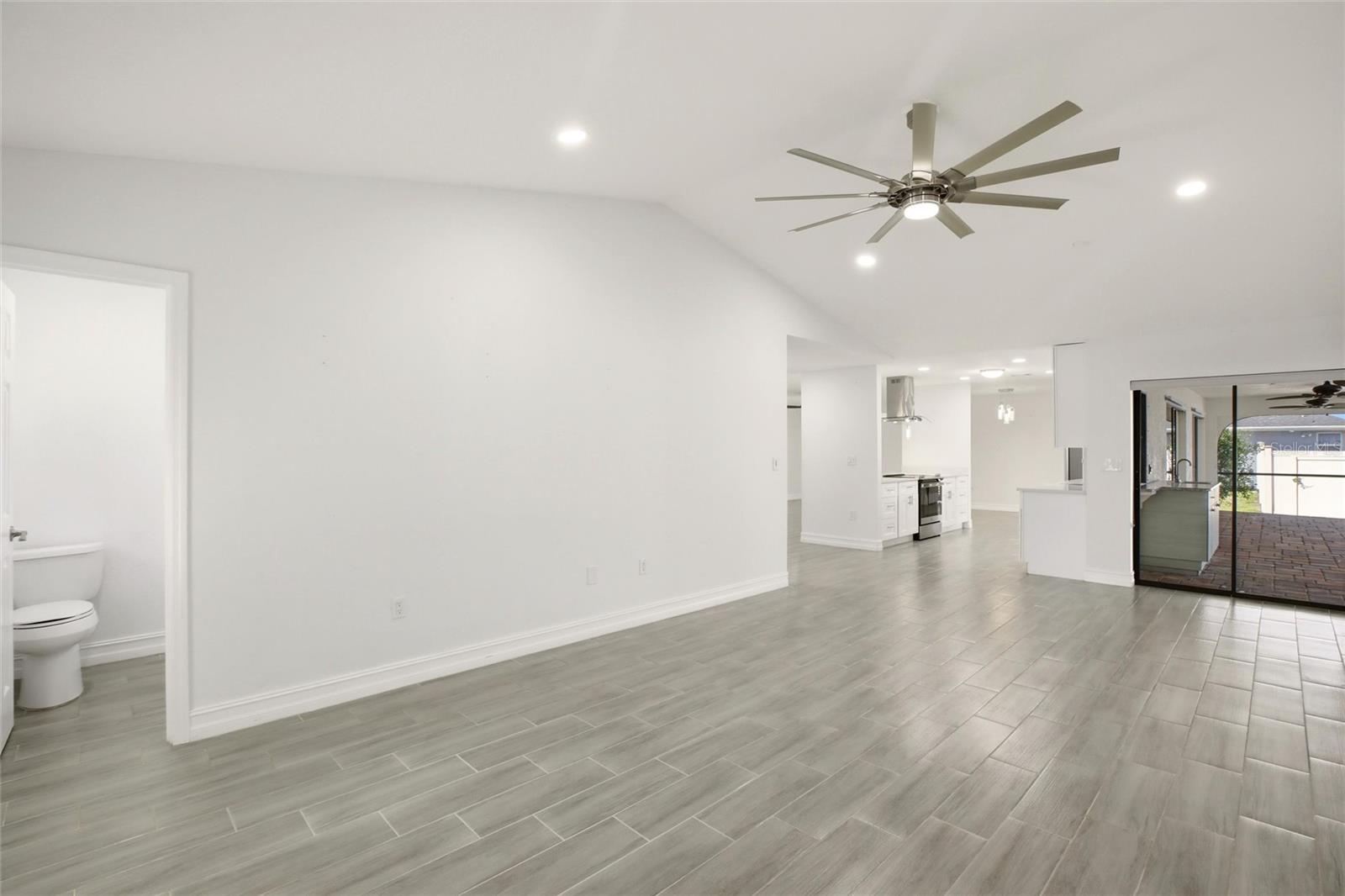 Image 11 of 39 For 176 Waterway Drive Nw