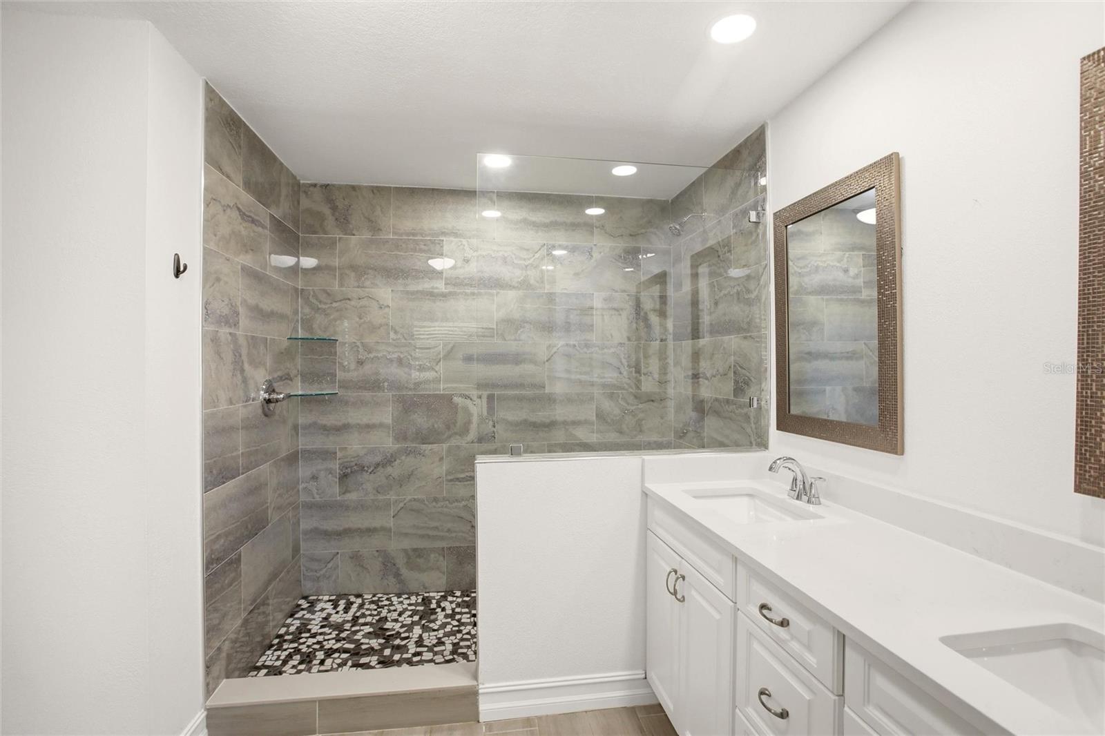 Image 16 of 39 For 176 Waterway Drive Nw