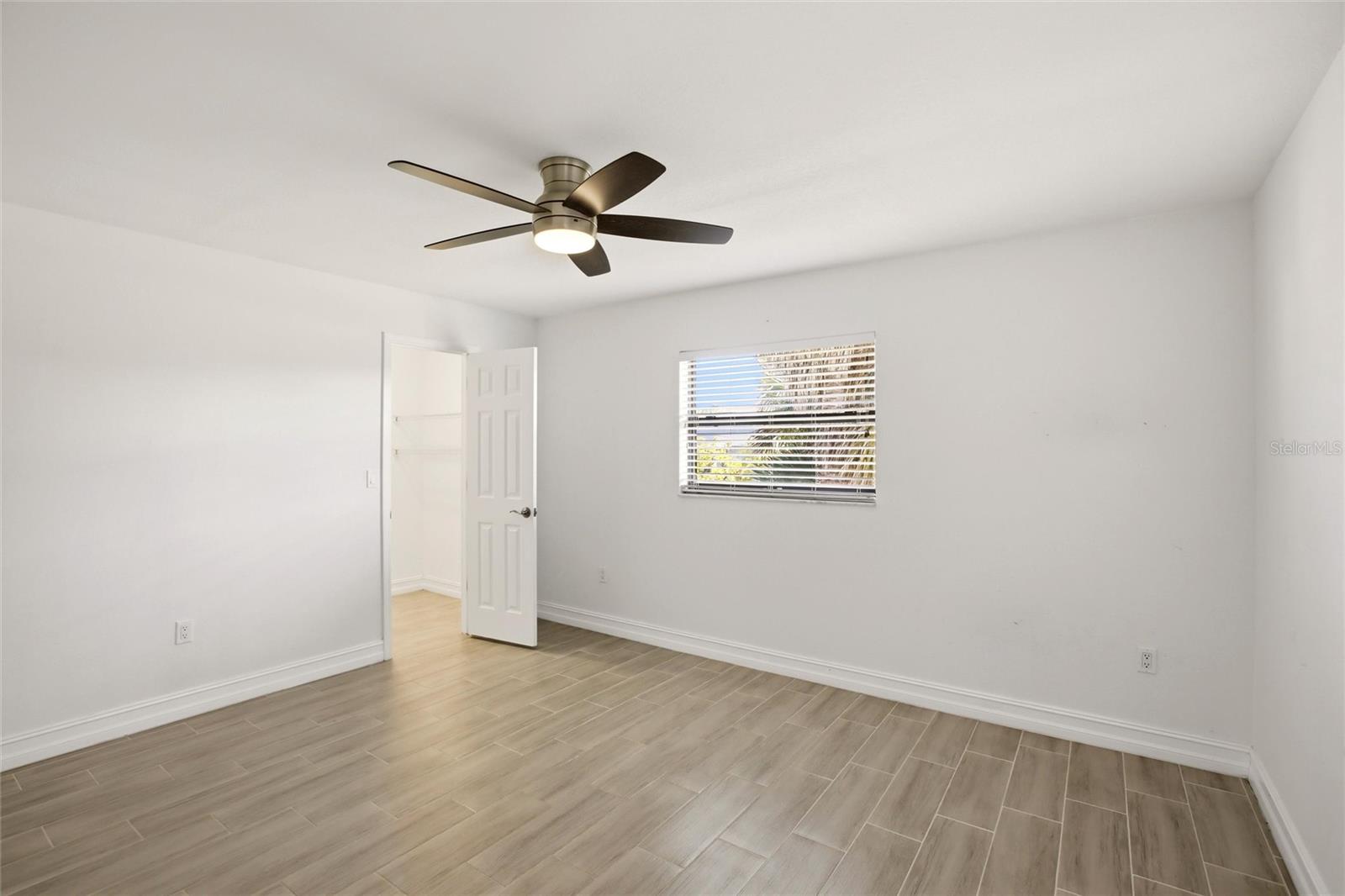 Image 17 of 39 For 176 Waterway Drive Nw