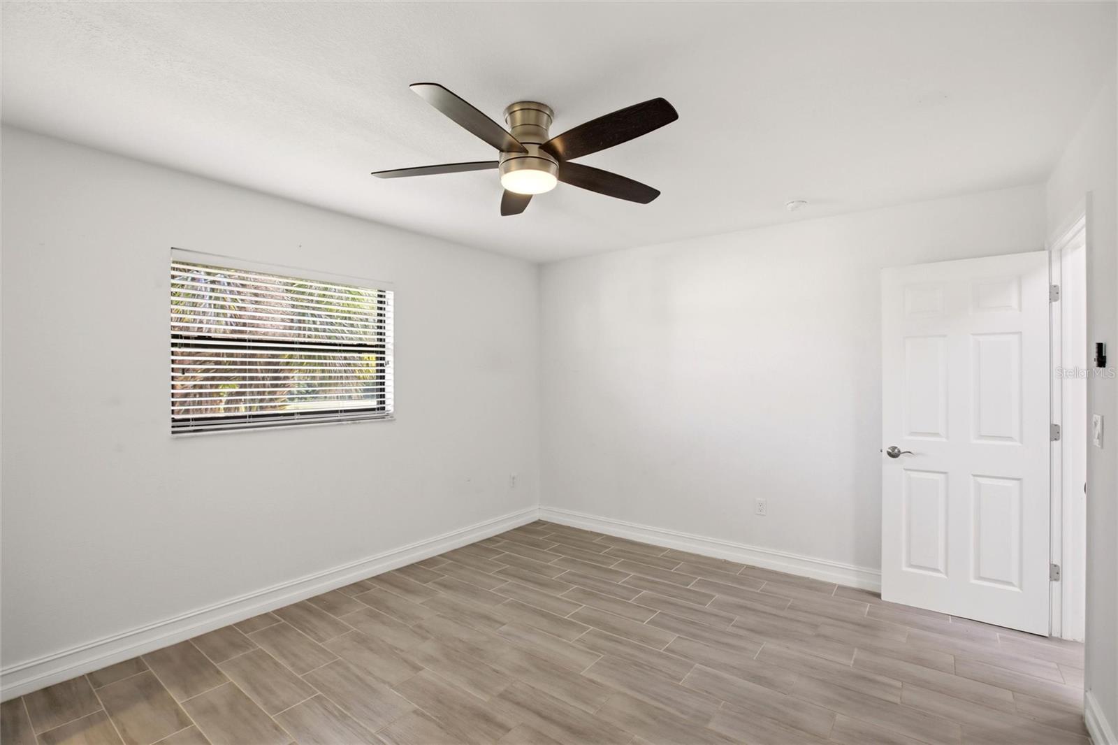 Image 18 of 39 For 176 Waterway Drive Nw