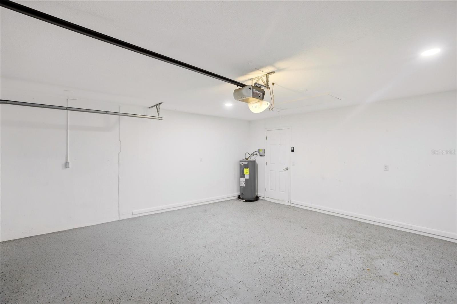 Image 24 of 39 For 176 Waterway Drive Nw