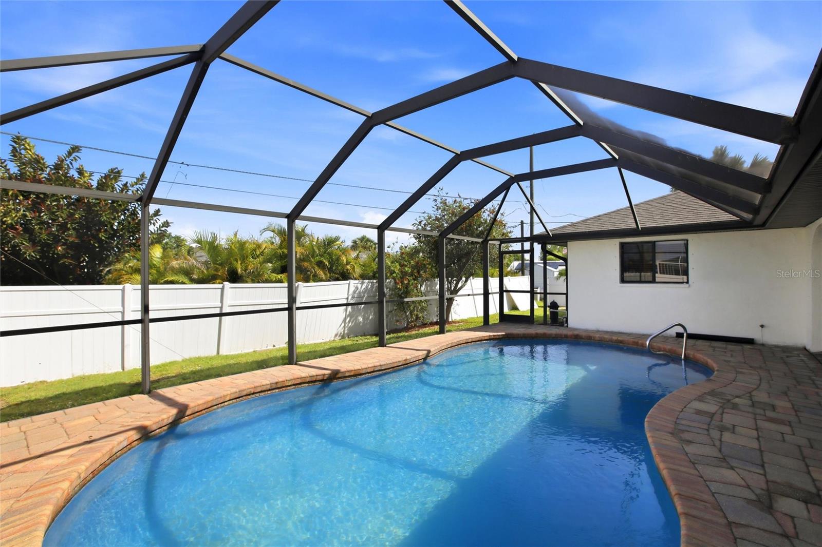 Image 30 of 39 For 176 Waterway Drive Nw