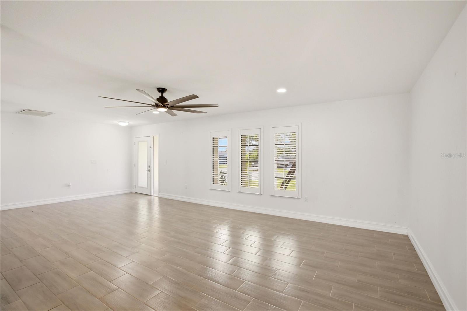 Image 5 of 39 For 176 Waterway Drive Nw