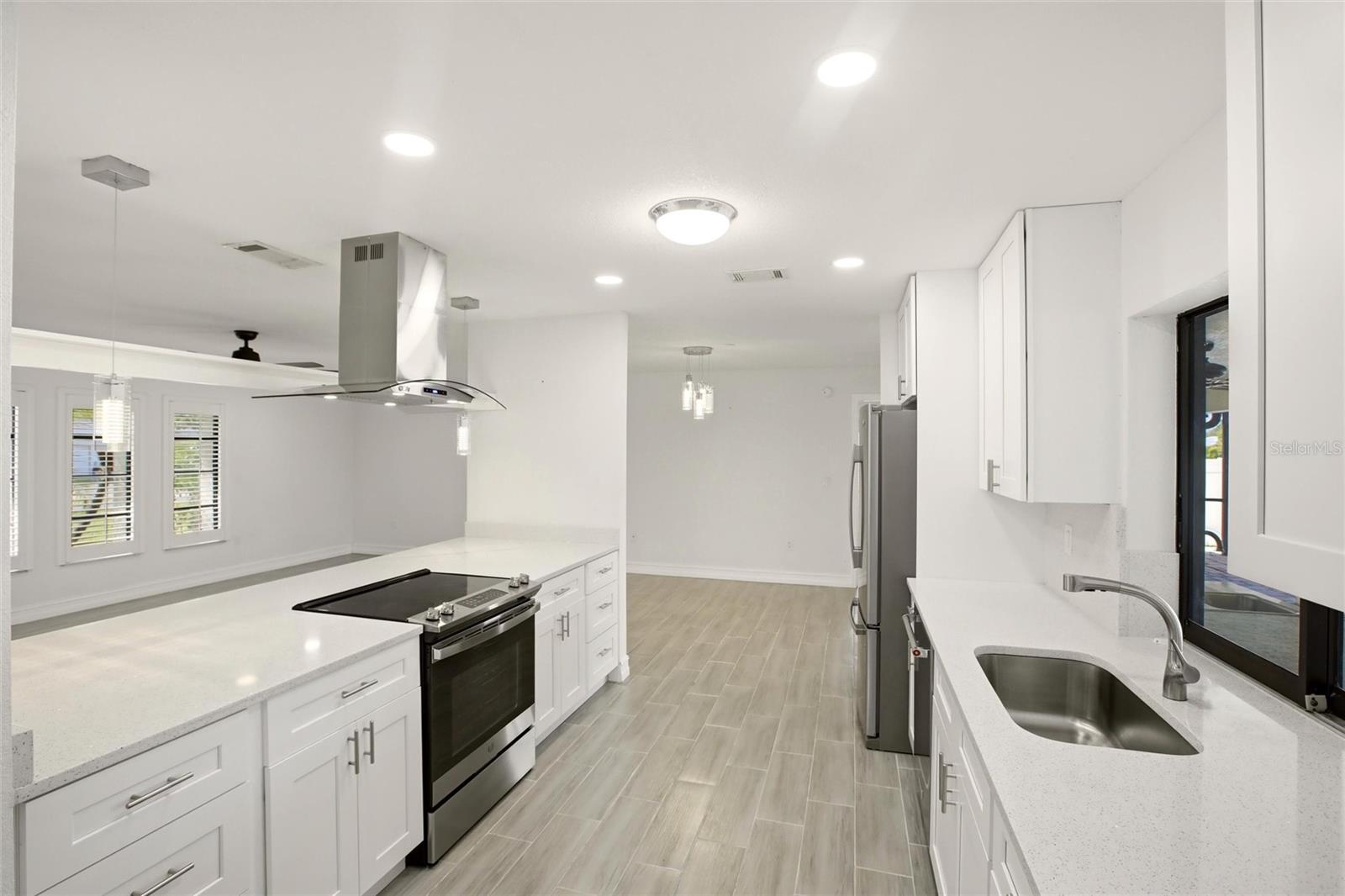 Image 7 of 39 For 176 Waterway Drive Nw