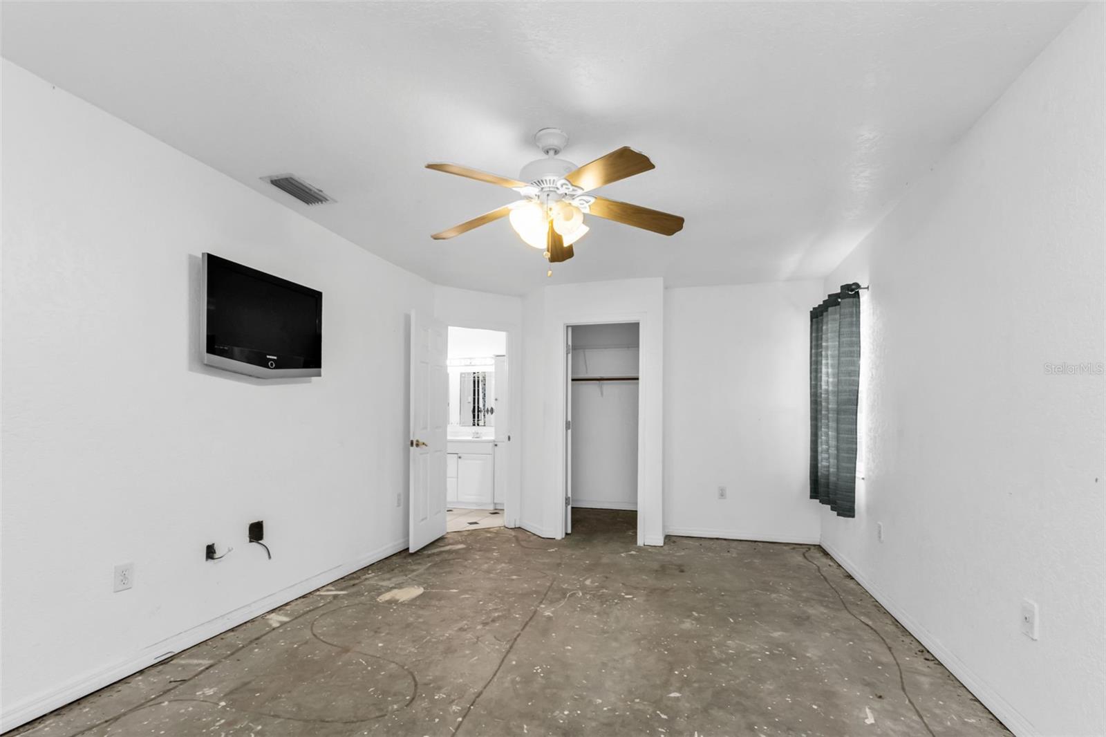 Image 18 of 60 For 23220 Rountree Avenue