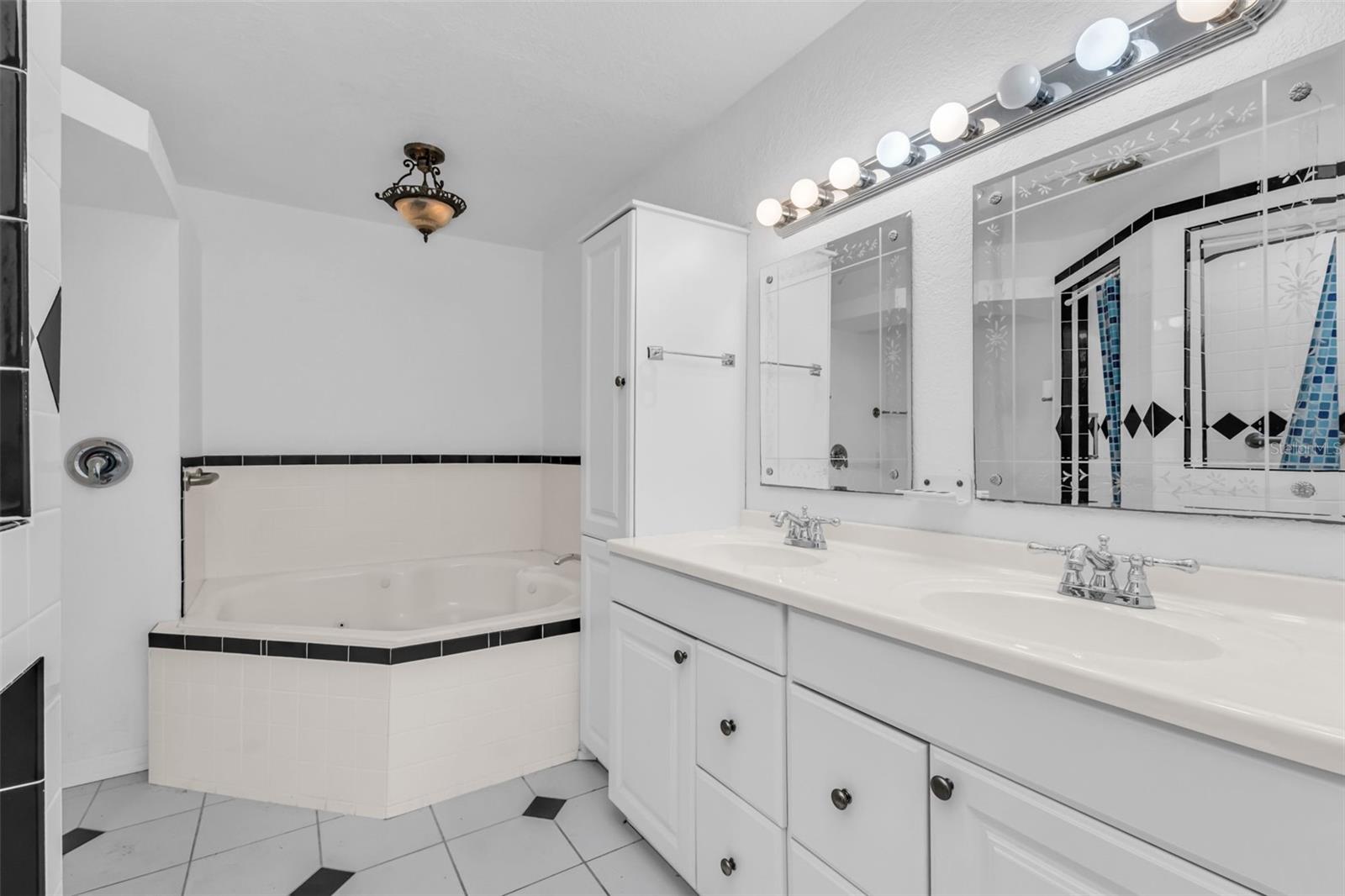 Image 21 of 60 For 23220 Rountree Avenue