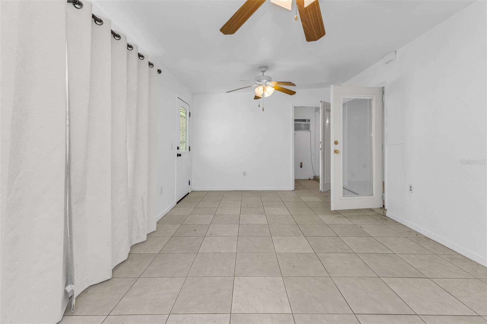 Image 26 of 60 For 23220 Rountree Avenue