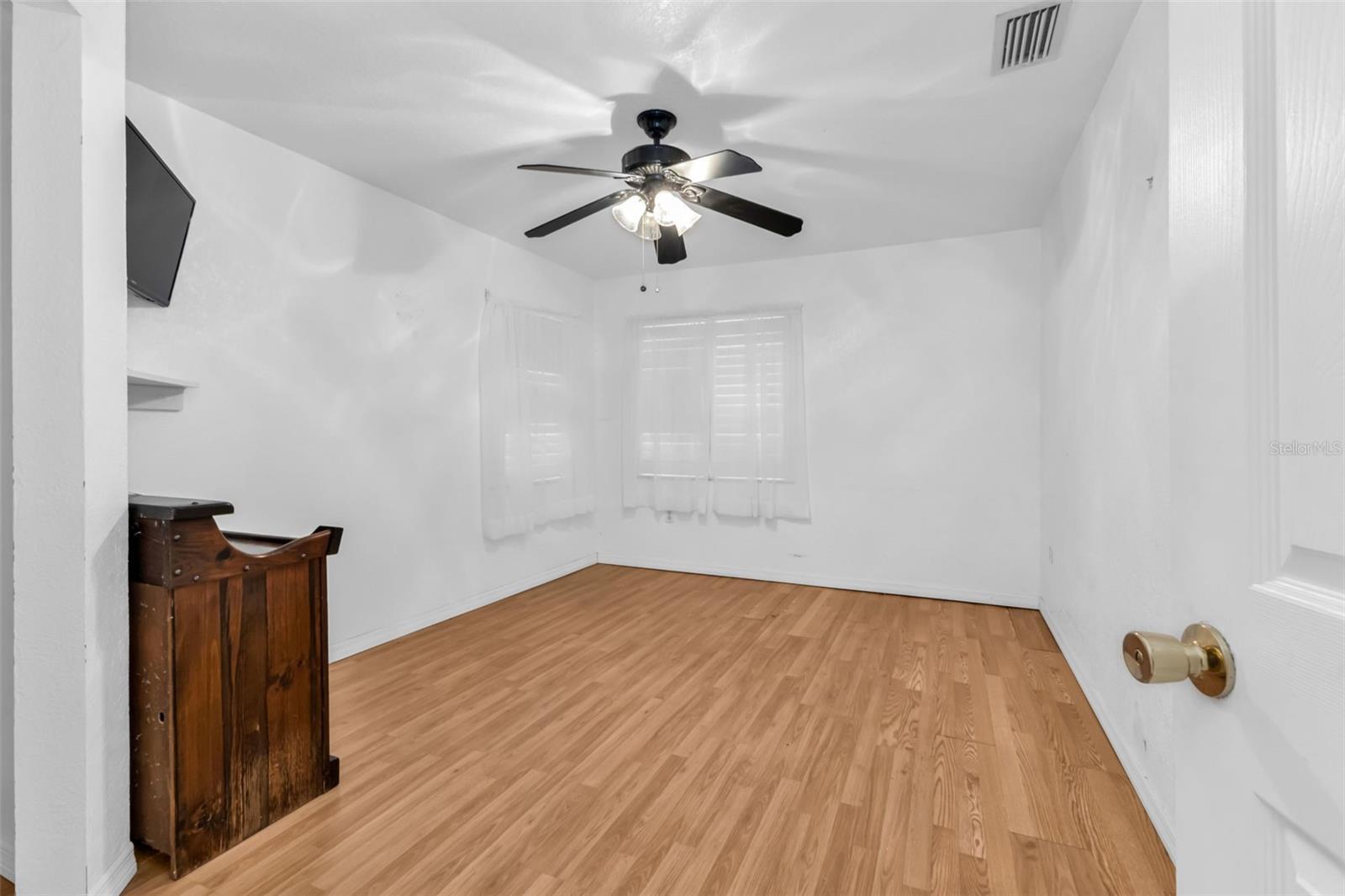 Image 32 of 60 For 23220 Rountree Avenue