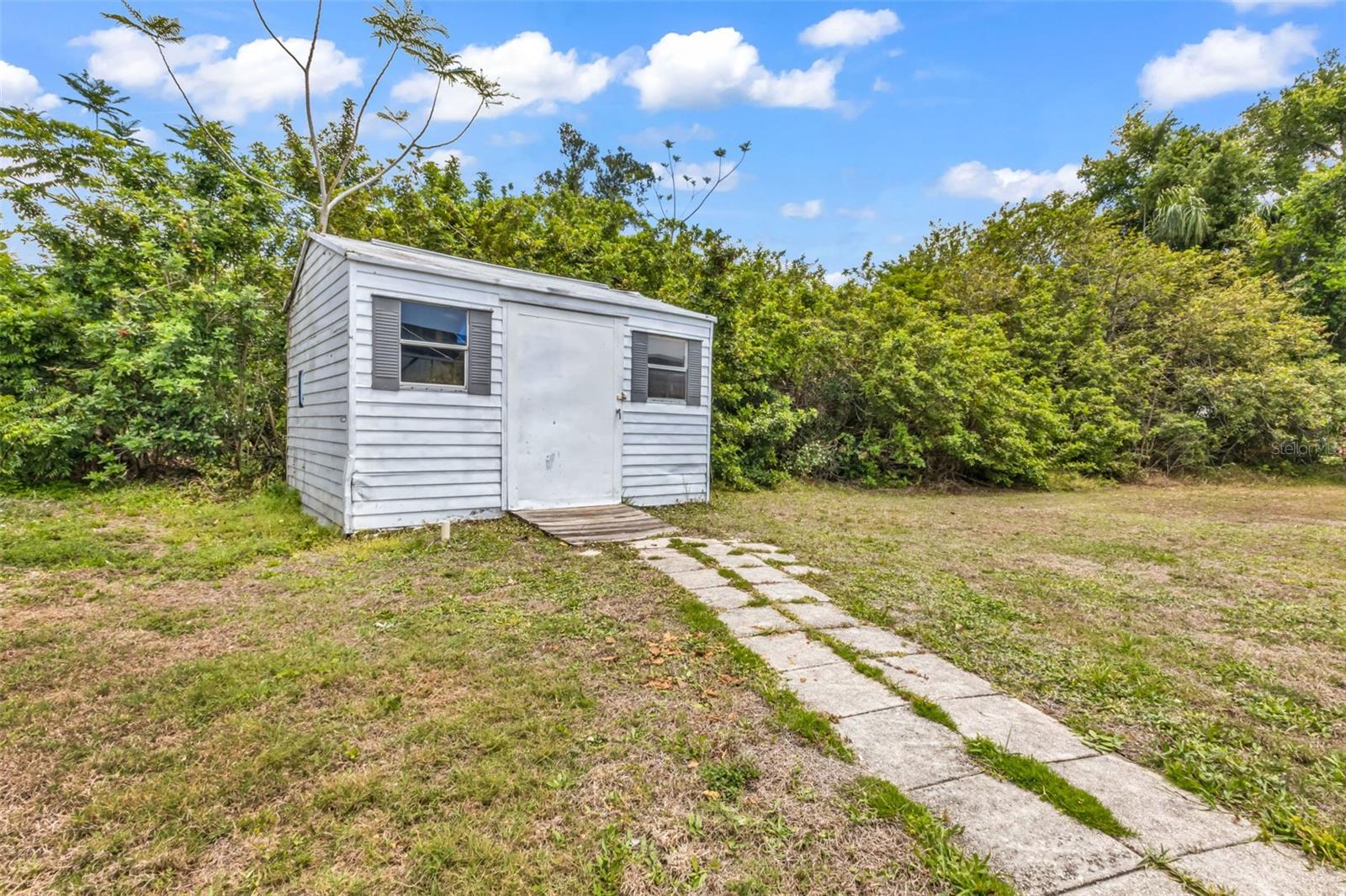 Image 41 of 60 For 23220 Rountree Avenue