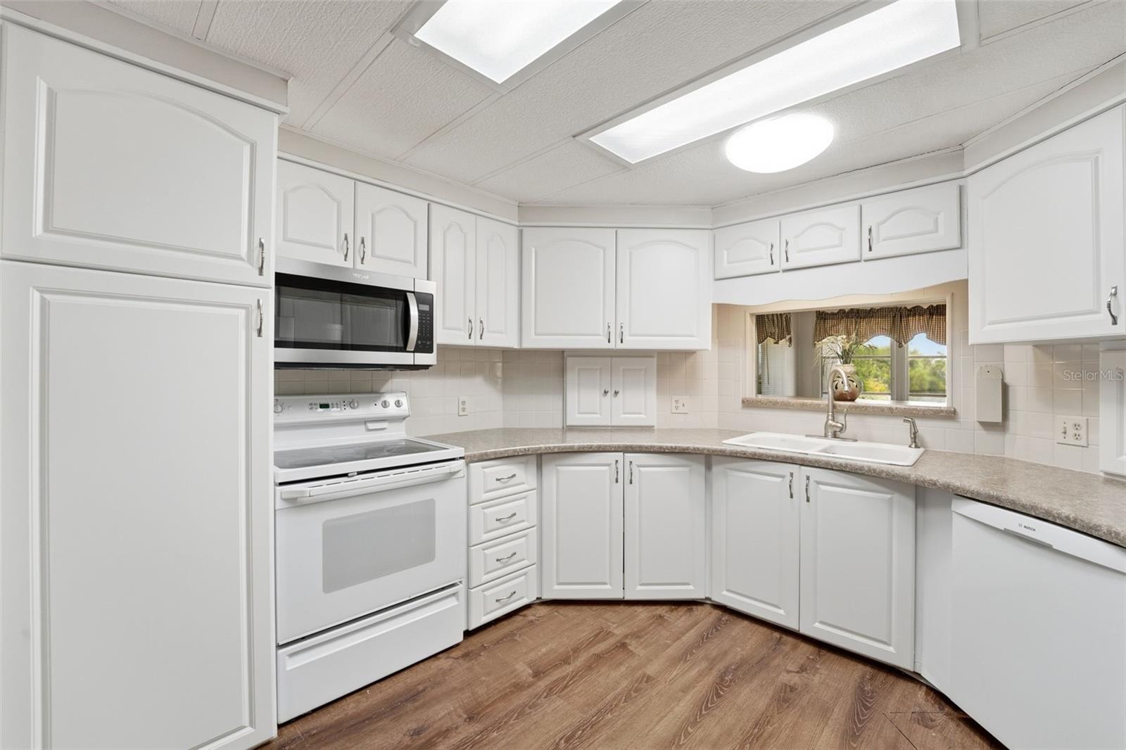 Image 22 of 83 For 130 Island Point Road