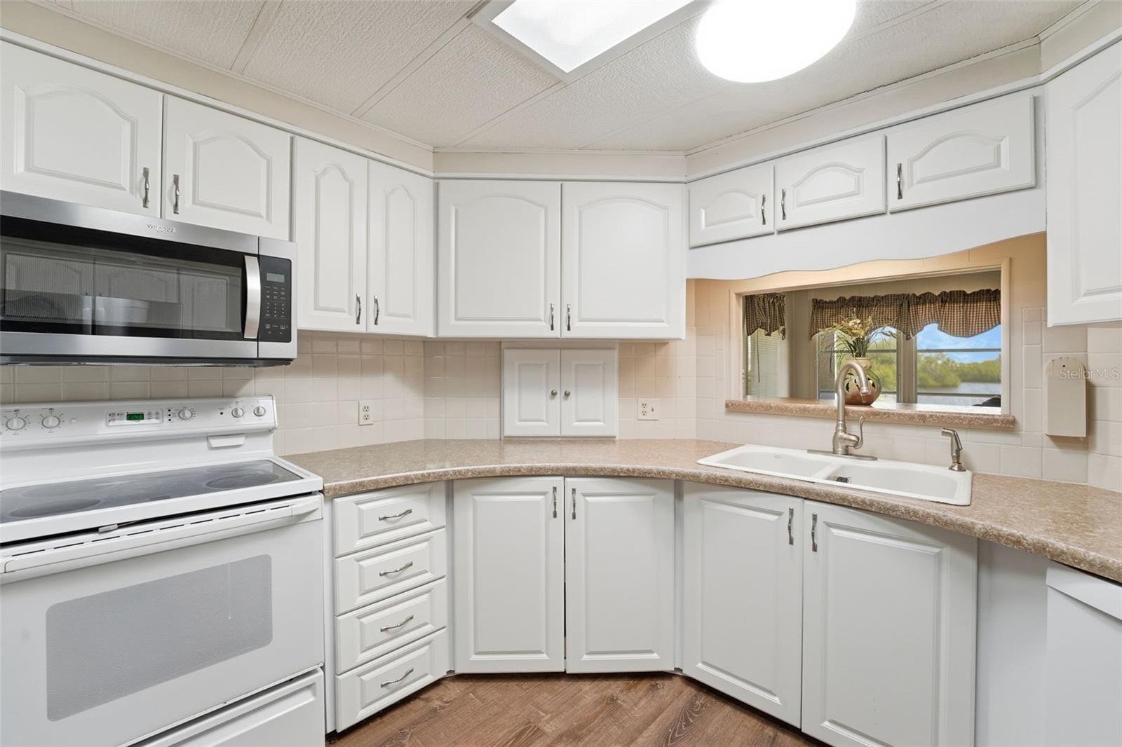 Image 24 of 83 For 130 Island Point Road