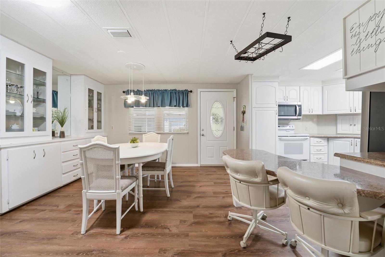 Image 25 of 83 For 130 Island Point Road