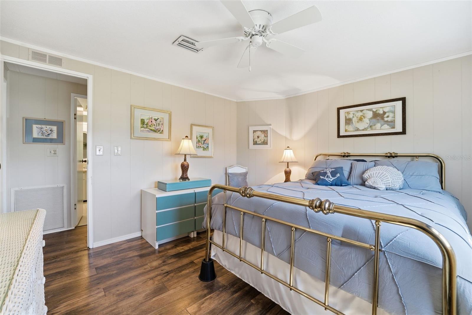 Image 30 of 83 For 130 Island Point Road