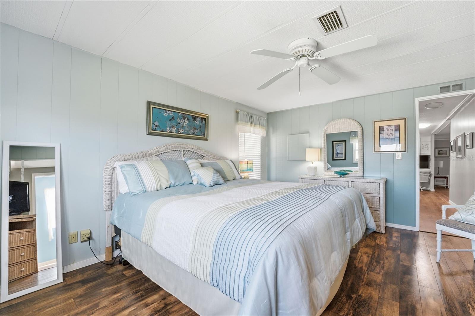 Image 35 of 83 For 130 Island Point Road