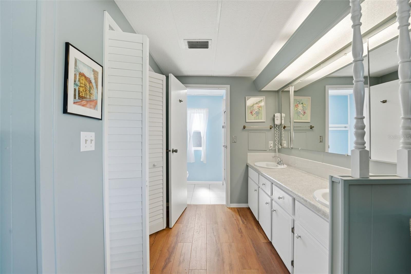 Image 36 of 83 For 130 Island Point Road