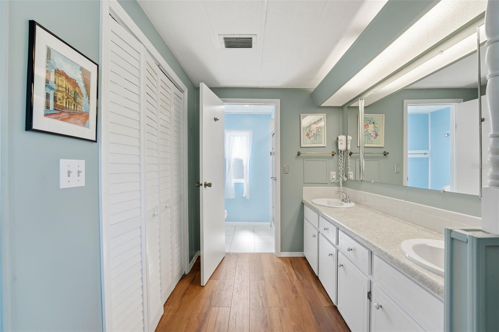 Image 37 of 83 For 130 Island Point Road