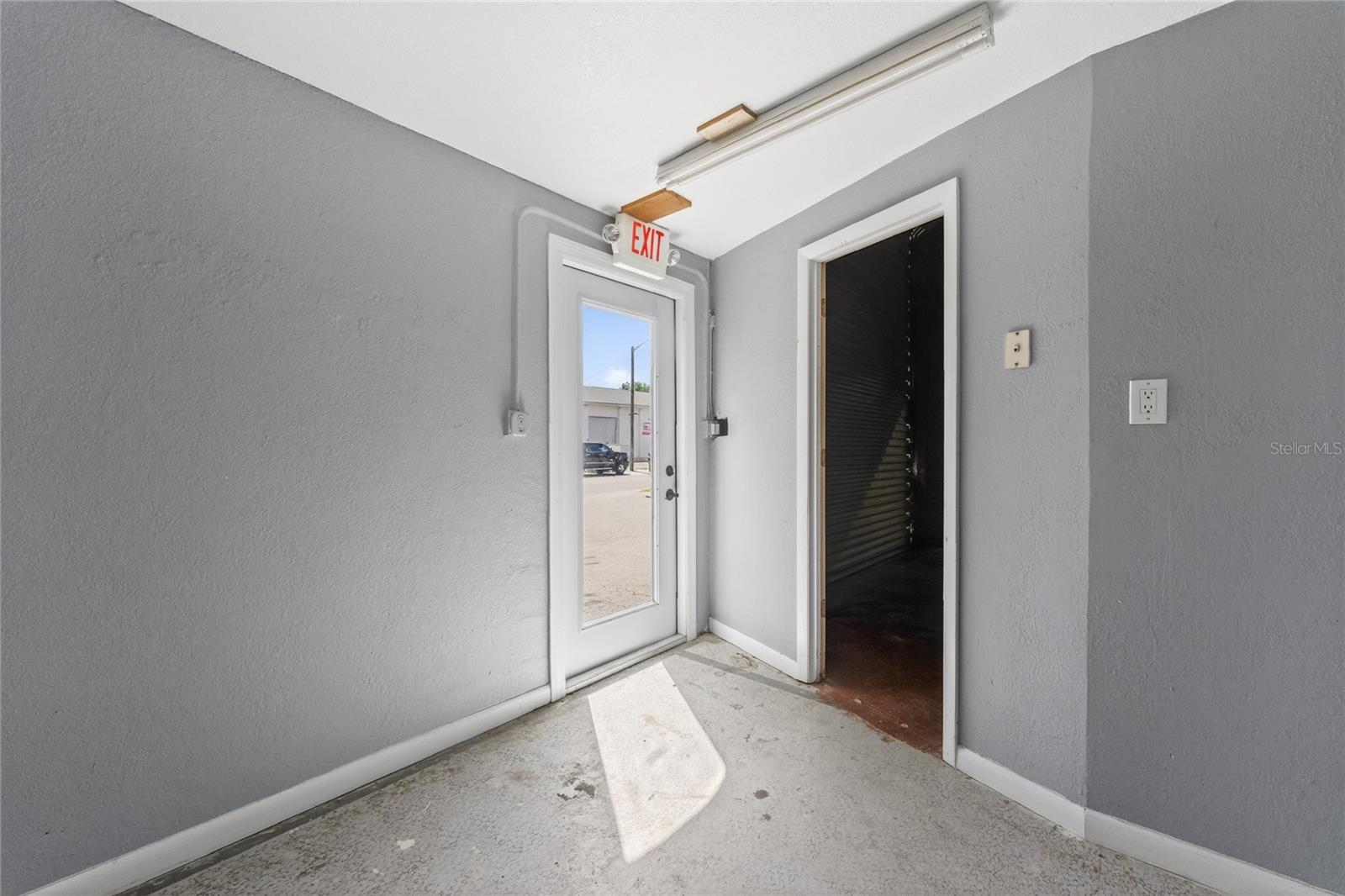 Image 17 of 38 For 4159 Electric Way