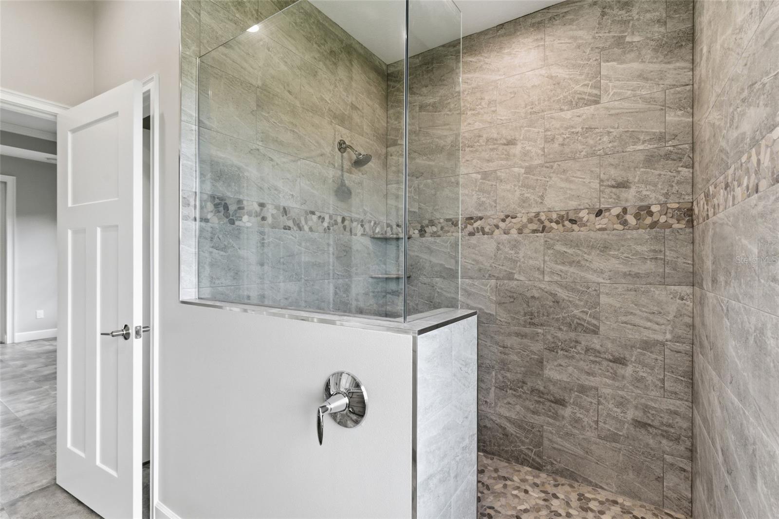 Image 21 of 37 For 14364 Appleton Boulevard