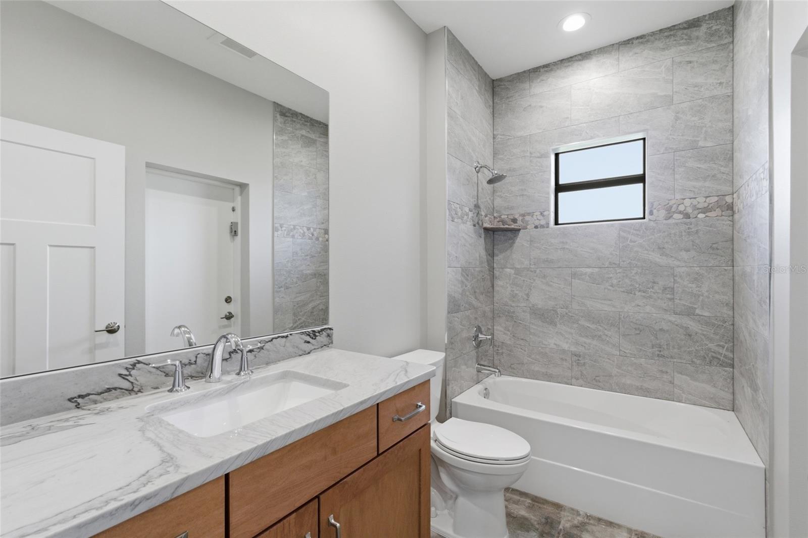 Image 25 of 37 For 14364 Appleton Boulevard