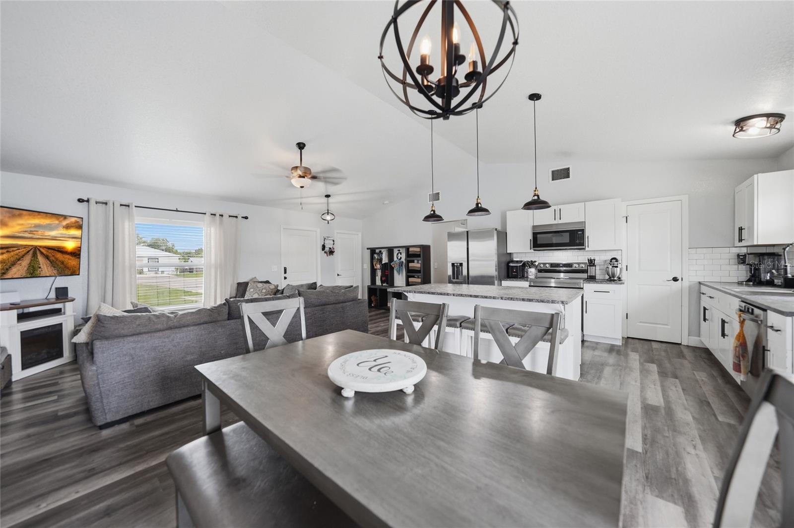 Image 3 of 29 For 1601 Sheila Drive