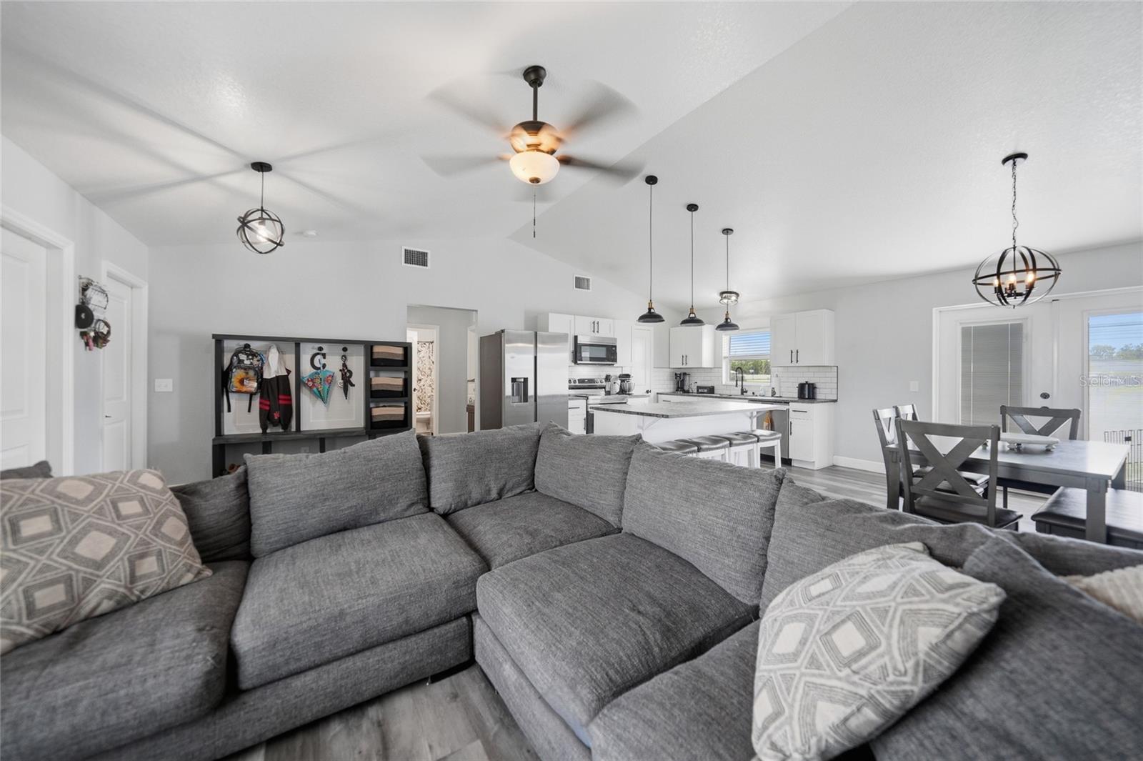 Image 6 of 29 For 1601 Sheila Drive