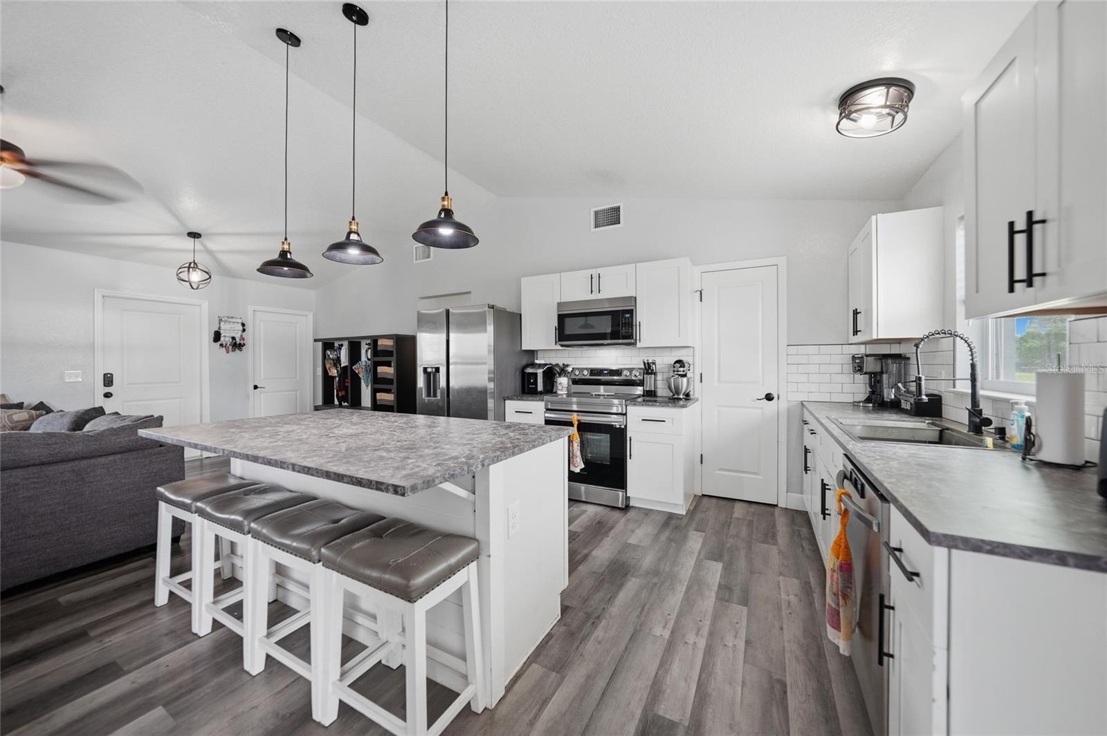 Image 7 of 29 For 1601 Sheila Drive