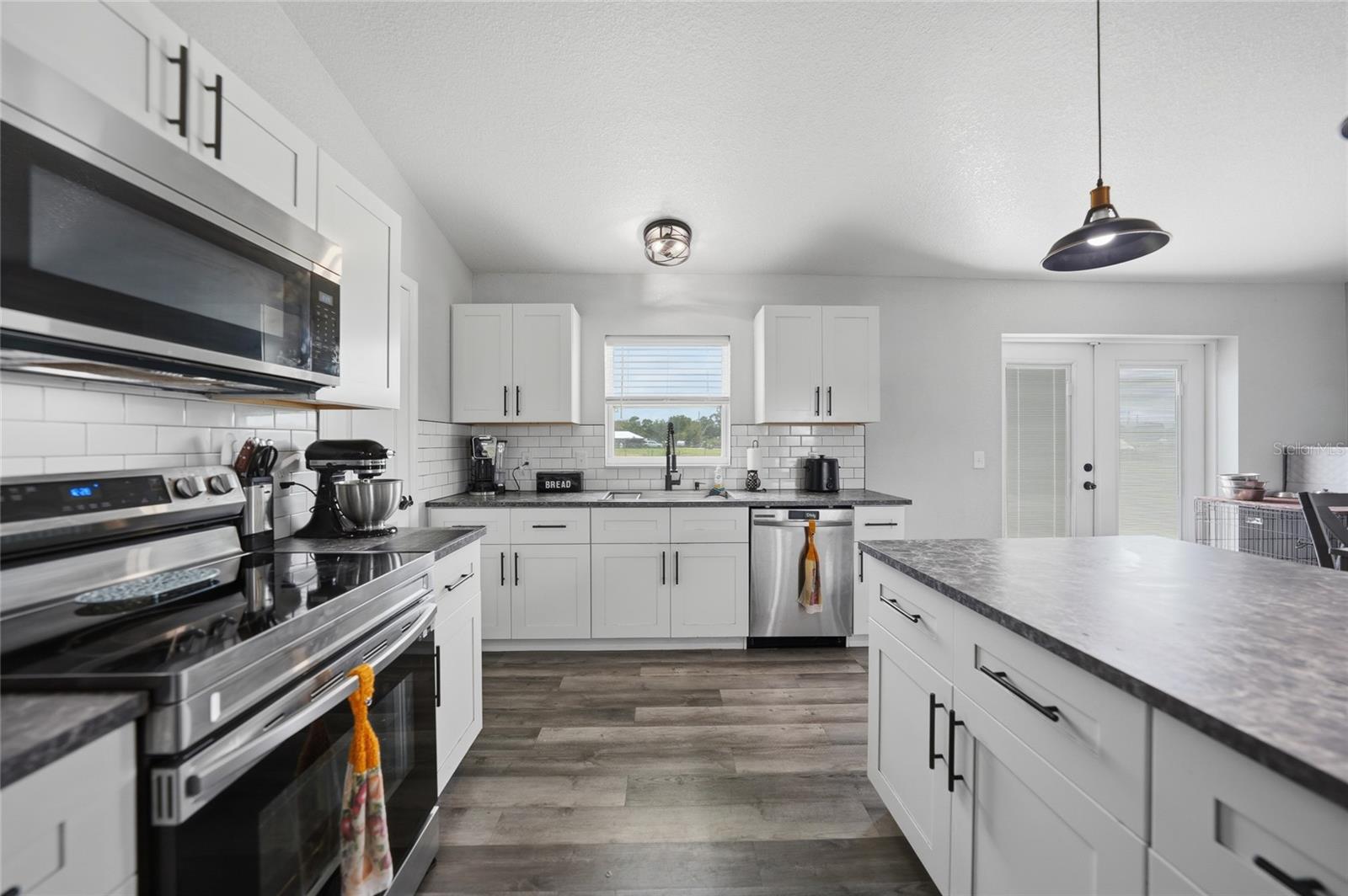 Image 9 of 29 For 1601 Sheila Drive