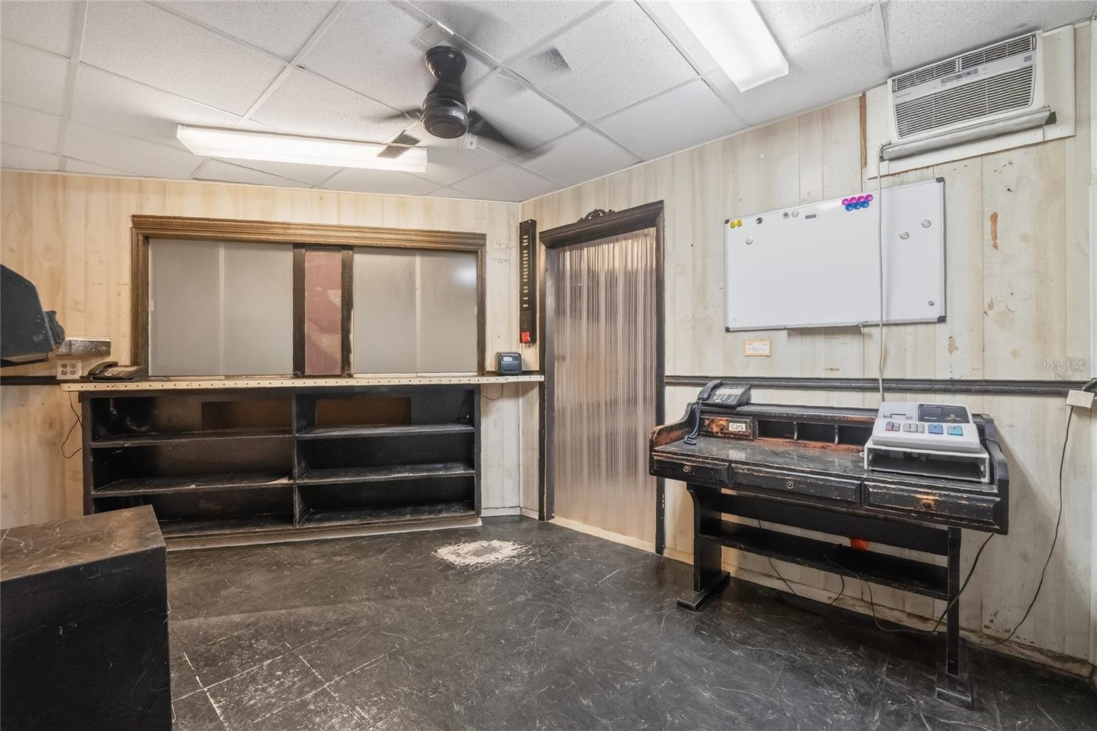 Image 13 of 35 For 4168 Electric Way