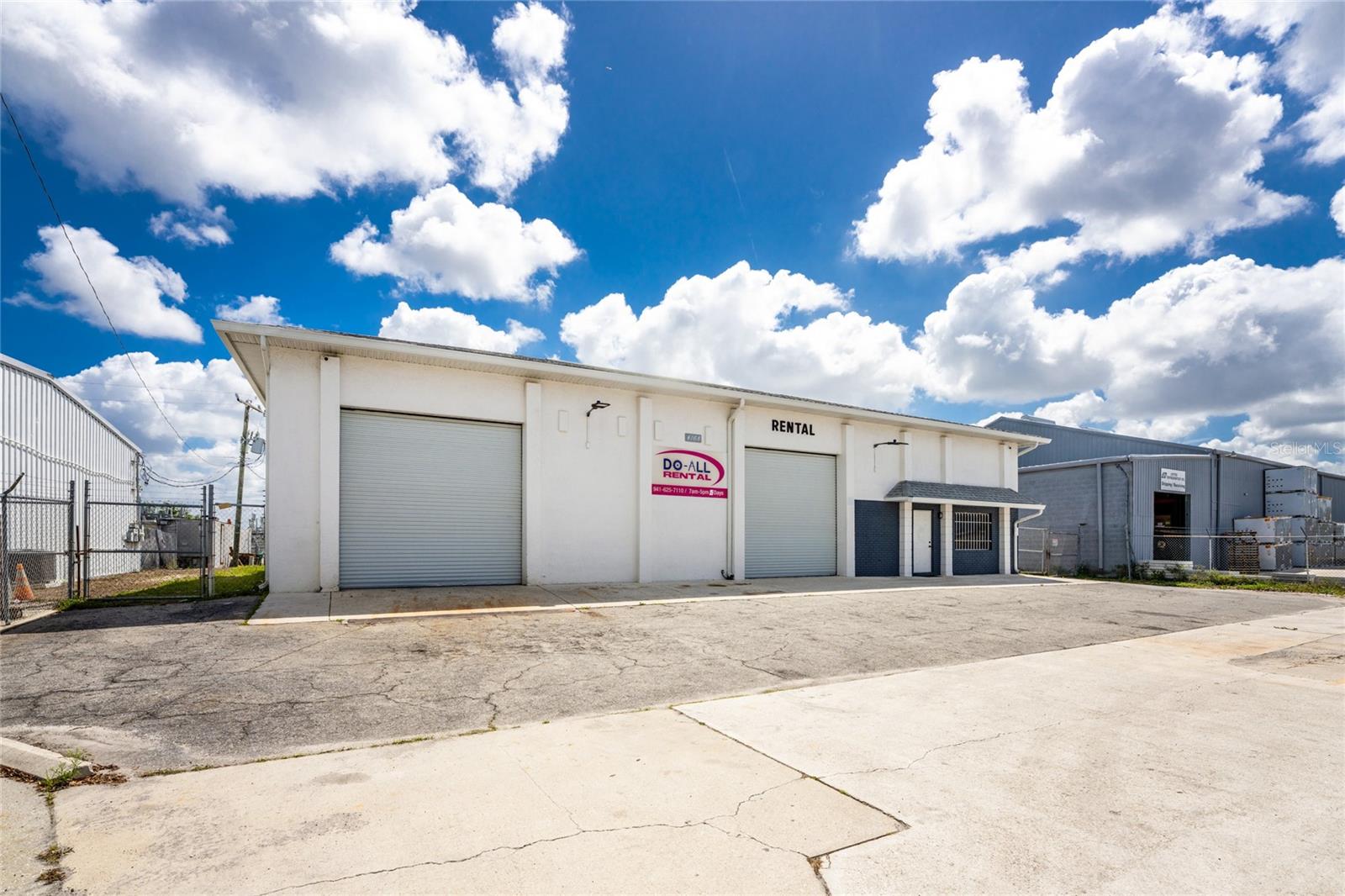 Image 2 of 35 For 4168 Electric Way