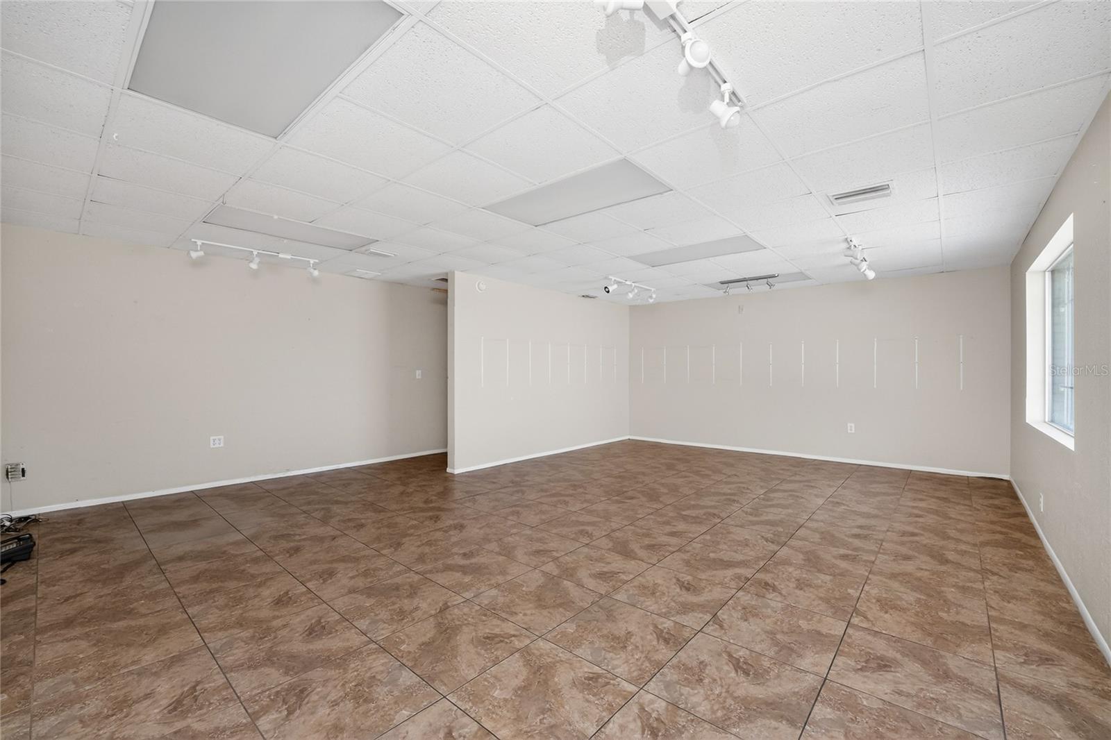 Image 8 of 35 For 4168 Electric Way