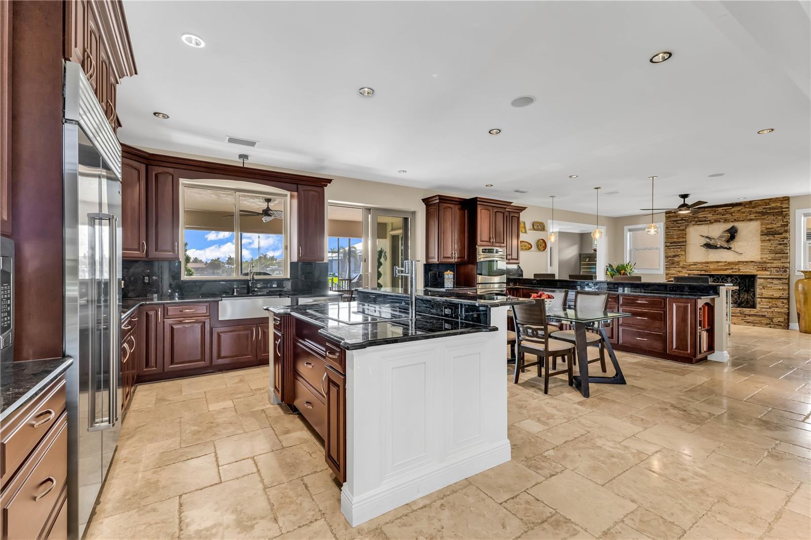 Image 17 of 52 For 44 Colony Point Drive