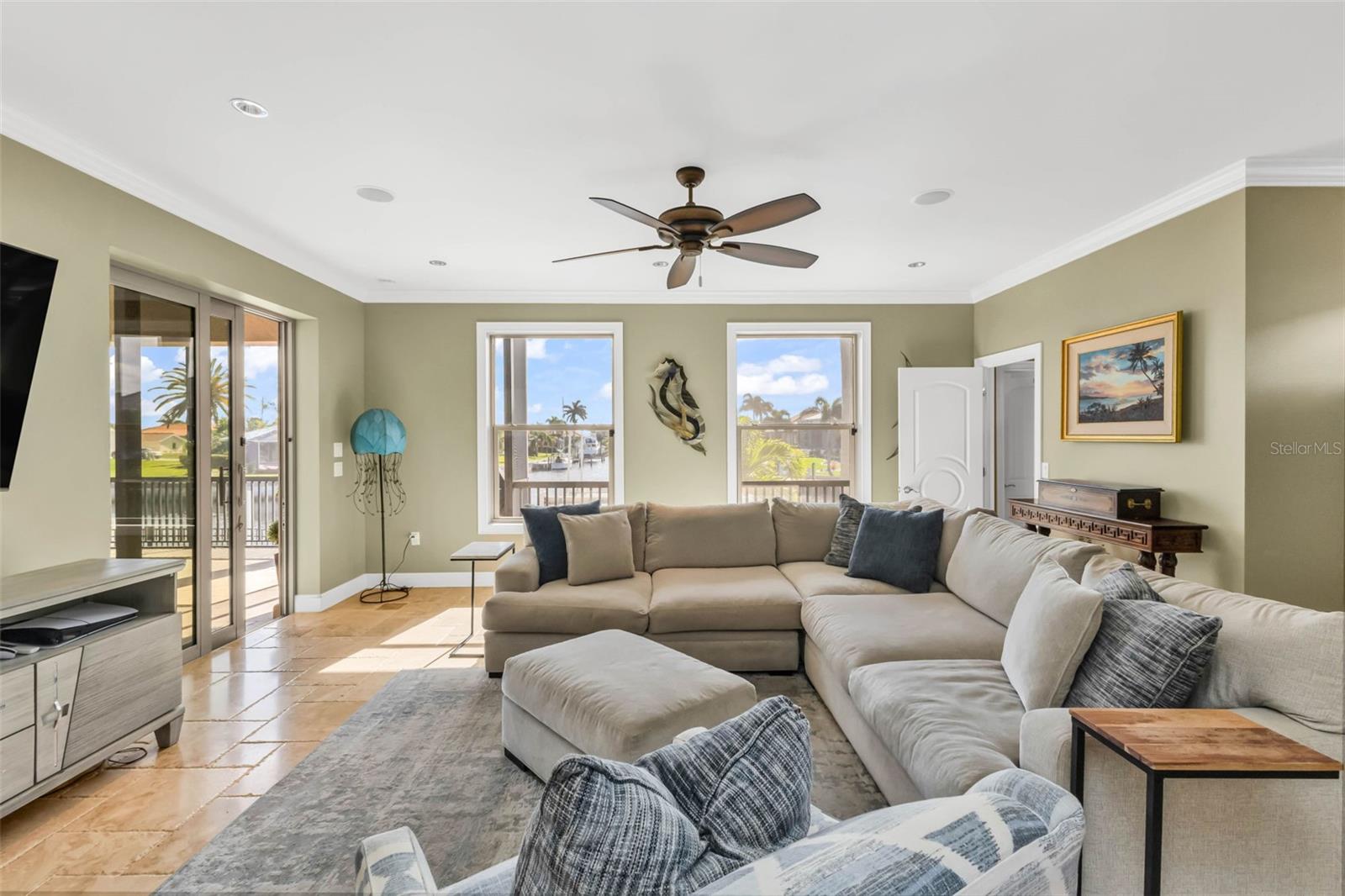 Image 20 of 52 For 44 Colony Point Drive