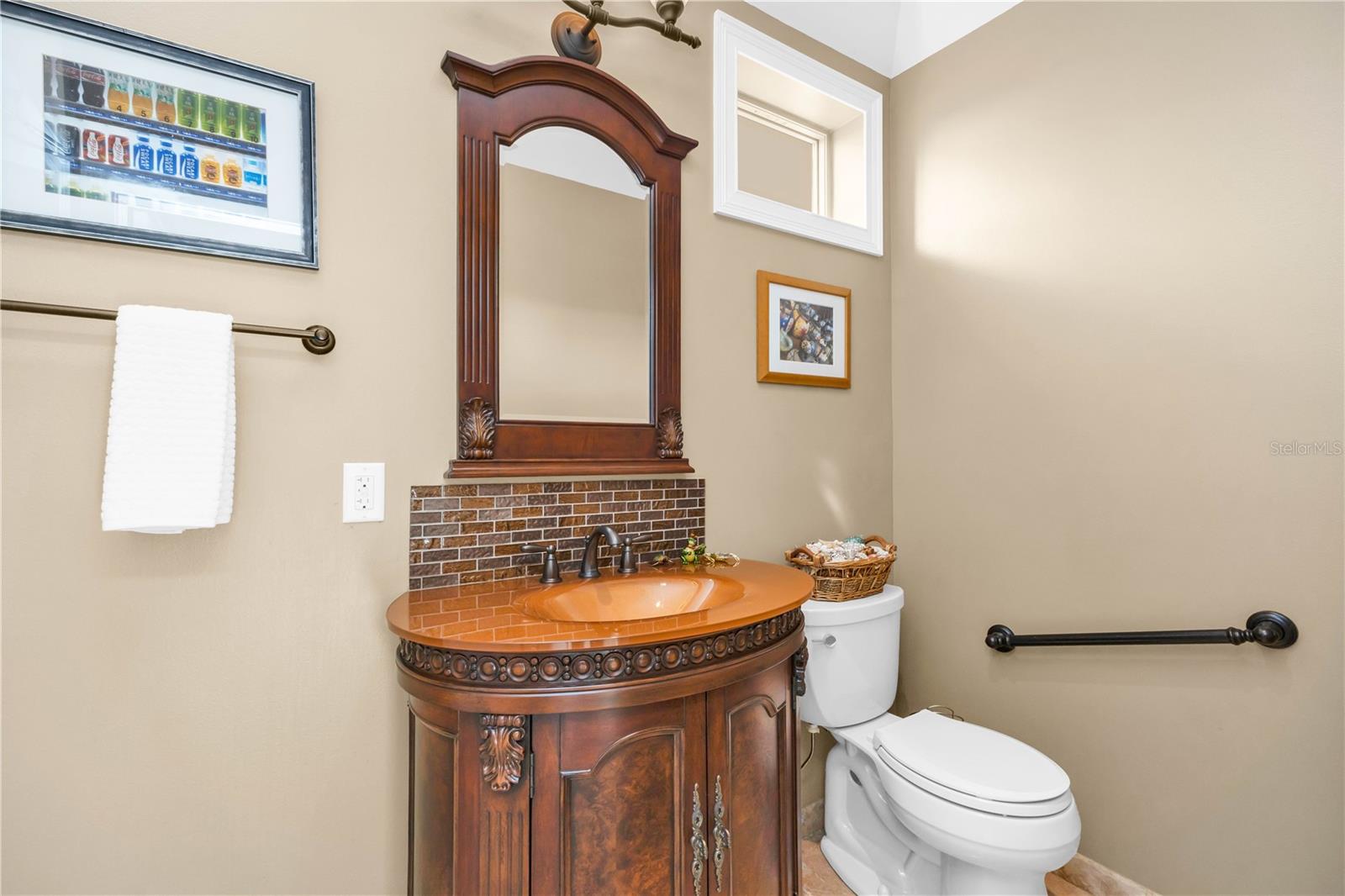 Image 21 of 52 For 44 Colony Point Drive