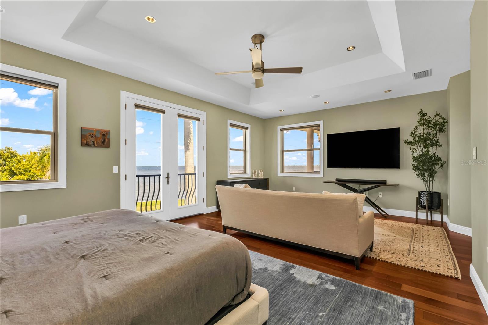 Image 29 of 52 For 44 Colony Point Drive