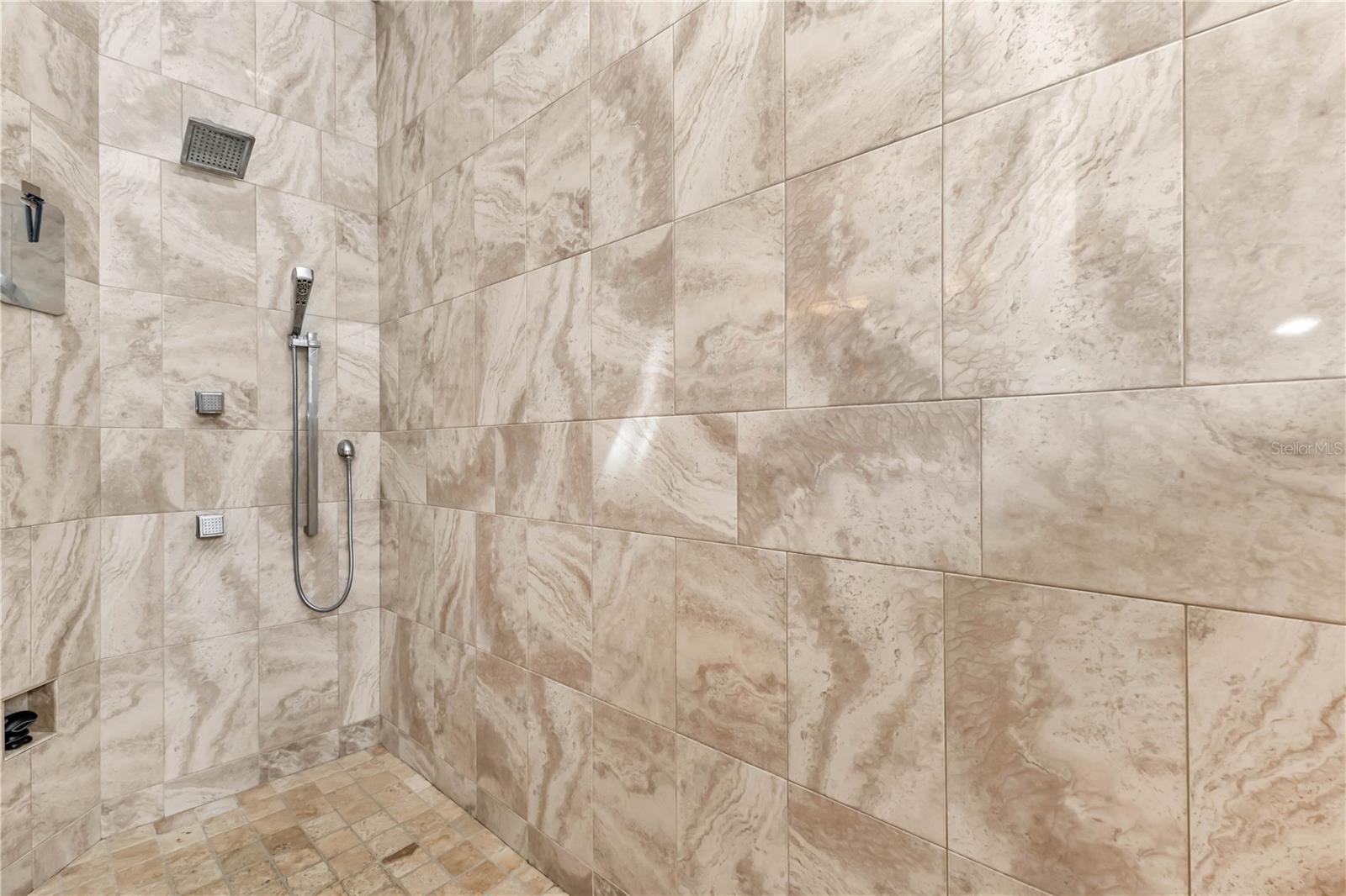 Image 32 of 52 For 44 Colony Point Drive