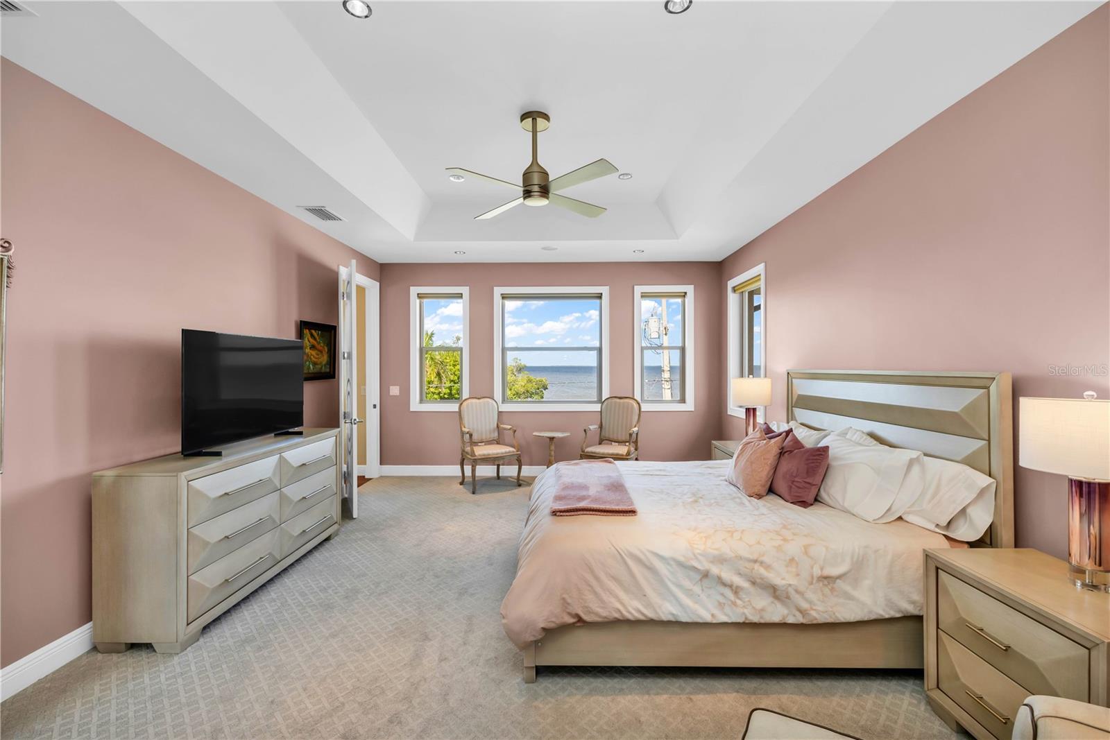 Image 33 of 52 For 44 Colony Point Drive