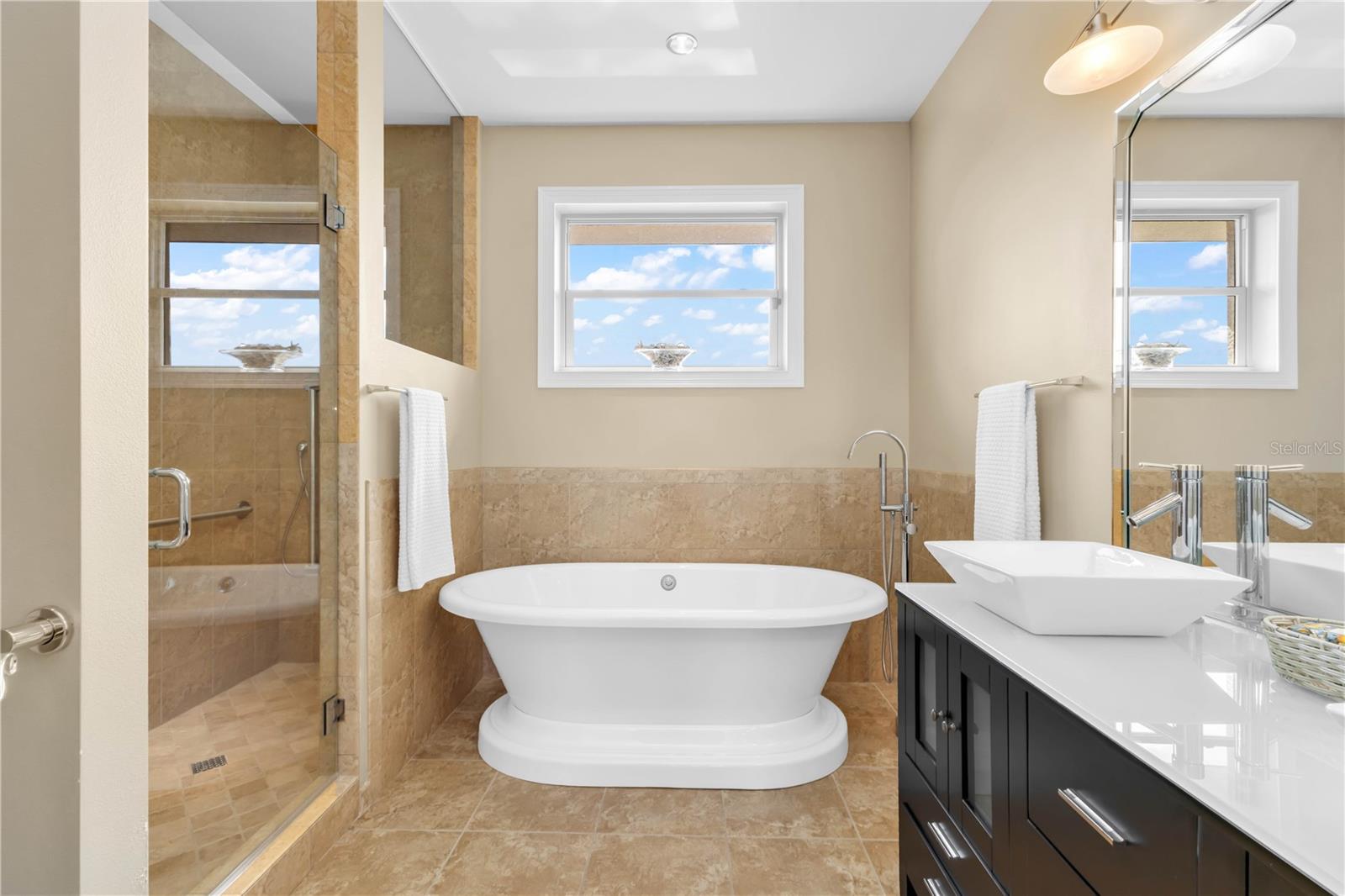 Image 35 of 52 For 44 Colony Point Drive