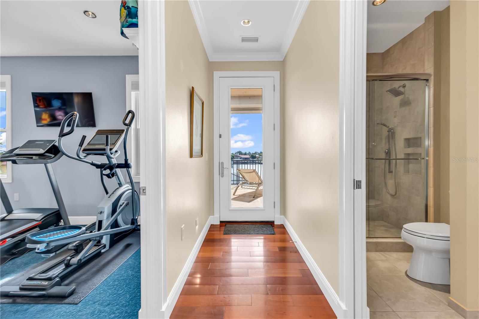 Image 40 of 52 For 44 Colony Point Drive