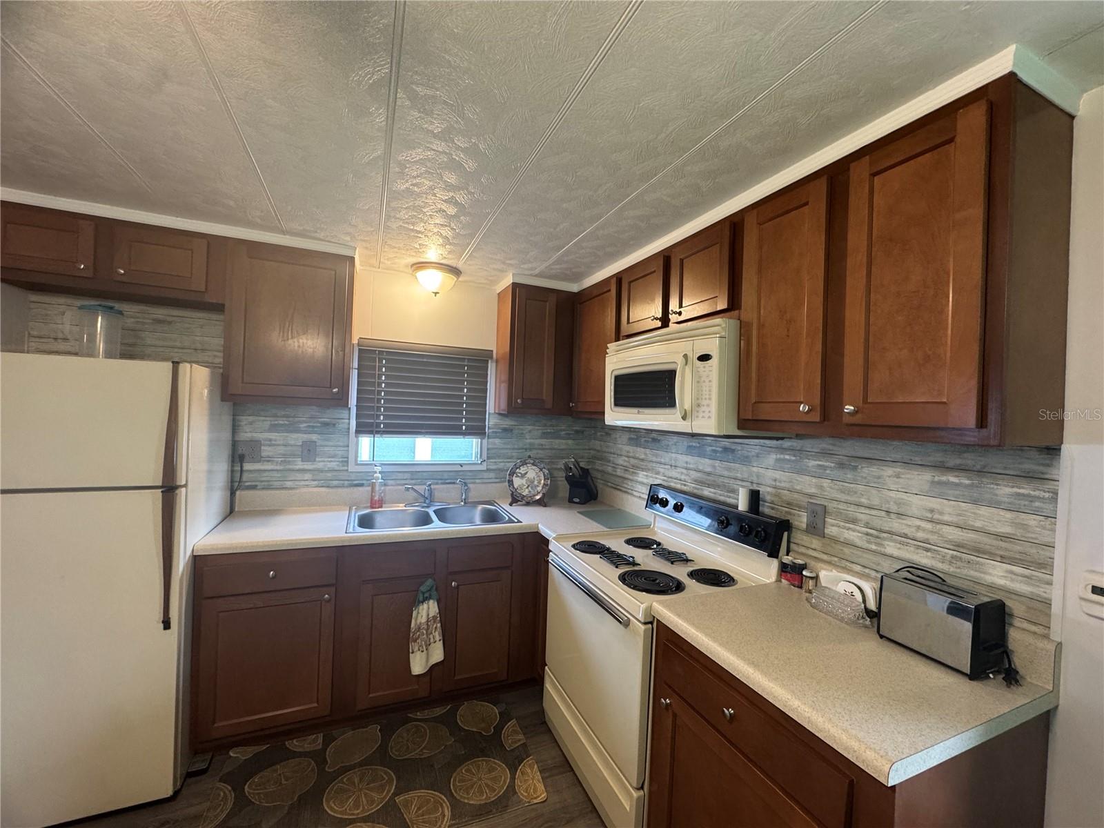 Image 4 of 23 For 6442 Hikina Drive