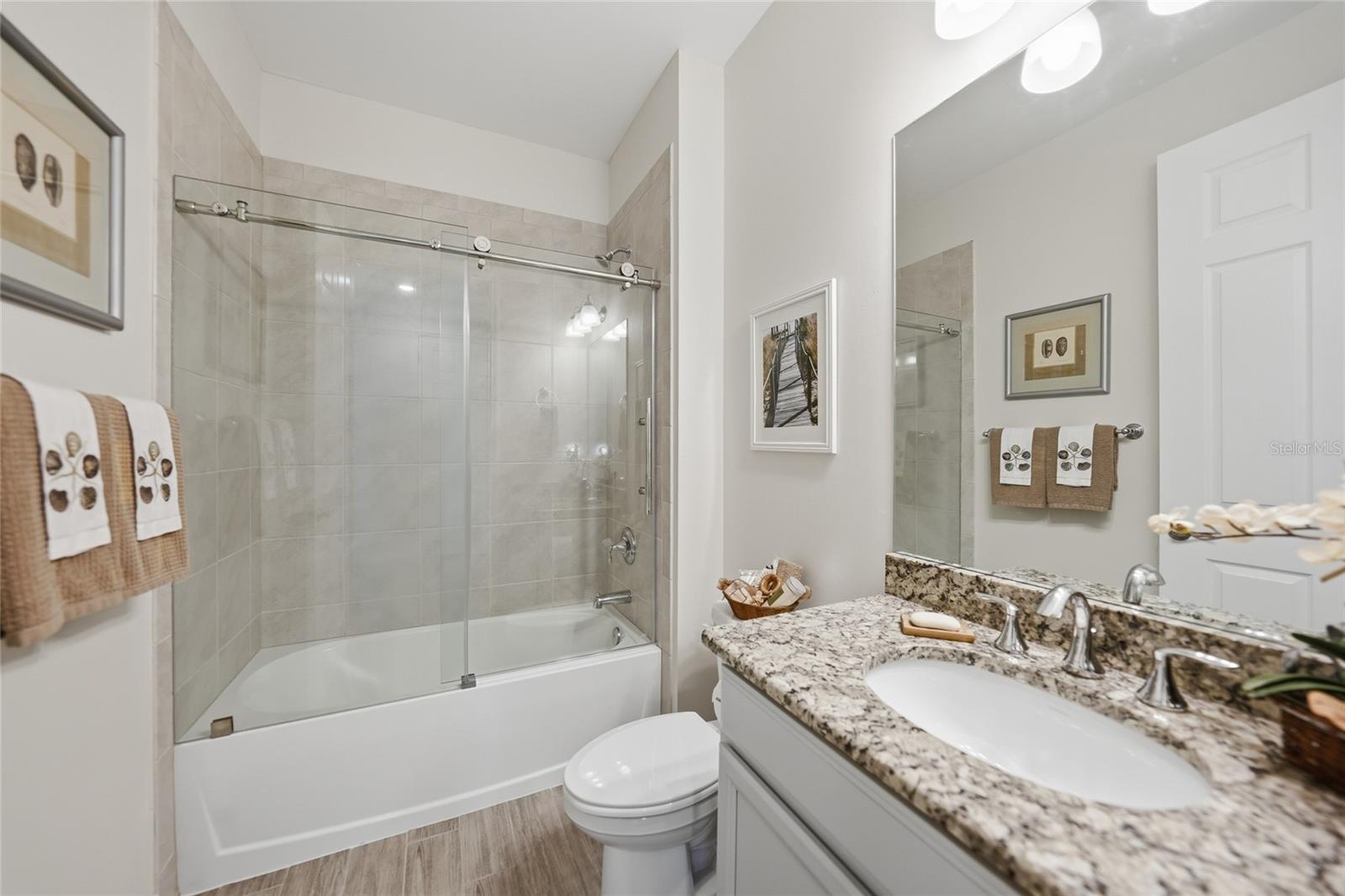 Image 20 of 29 For 25091 Palisade Road