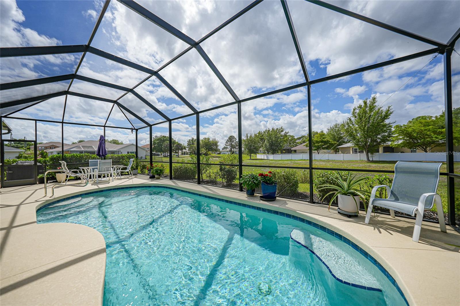 Image 3 of 29 For 25091 Palisade Road